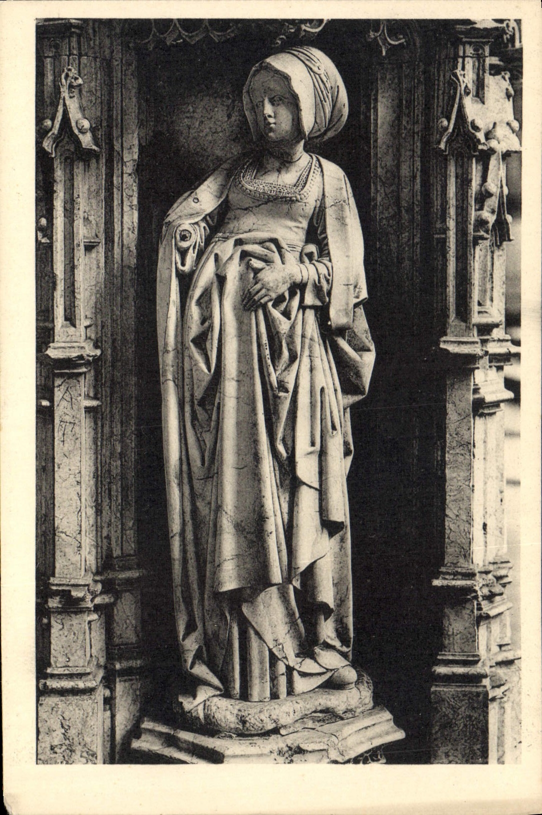 CPA Eglise de Brou Tombeau de Philibert le beau une des vertus du prince 