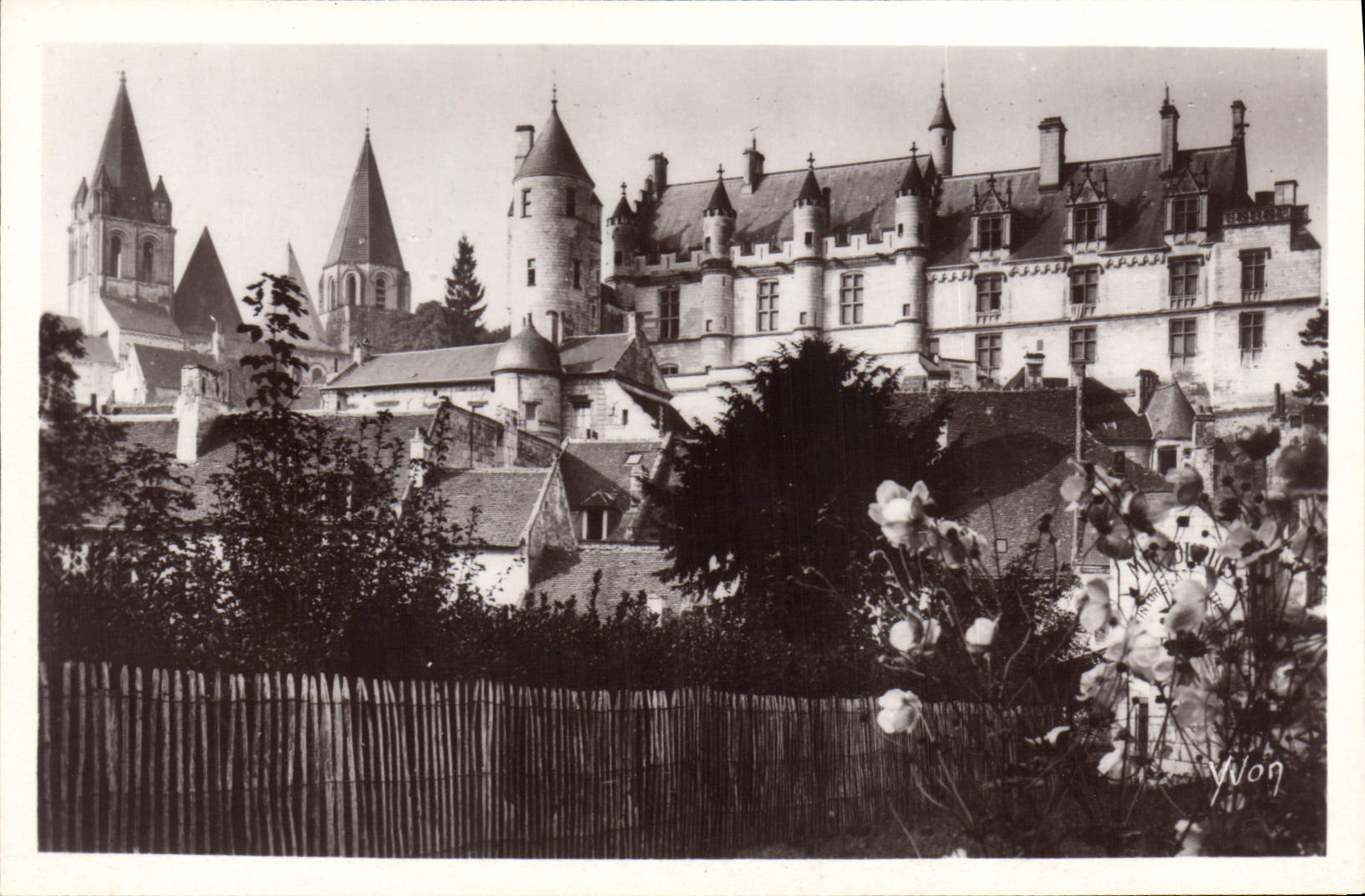 CPA Chateau de Loches Vue generale 