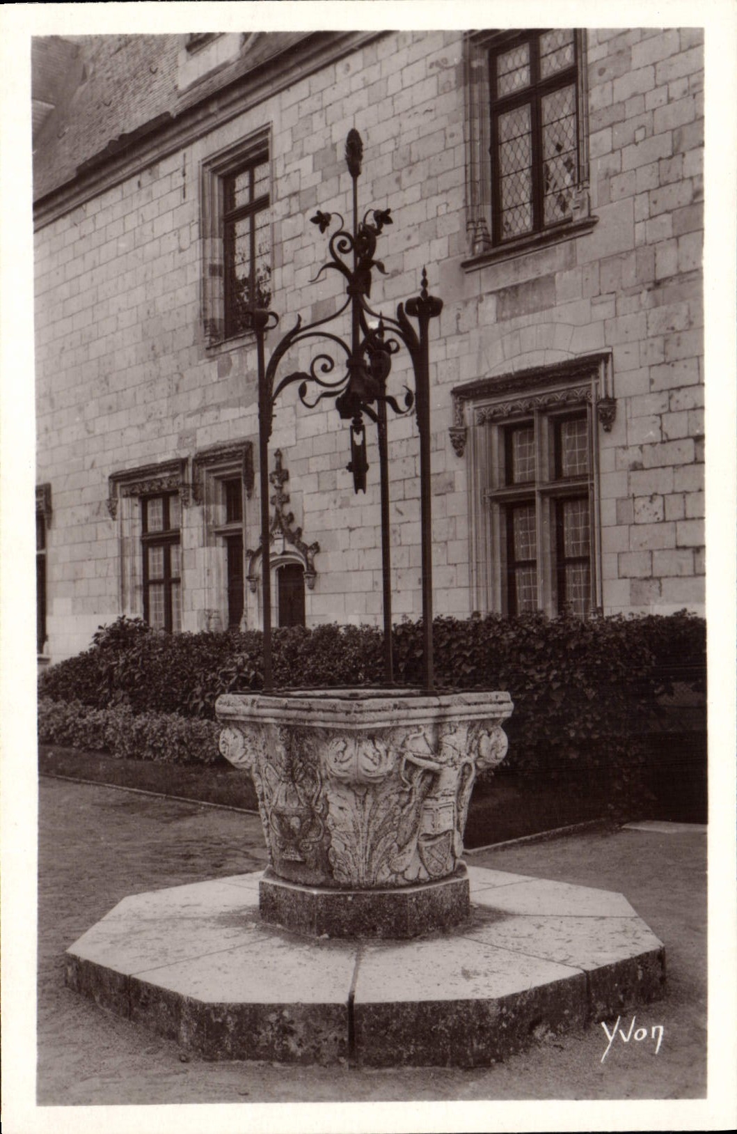 CPA Chateau de Chaumont sur Loire Le Vieux Puits