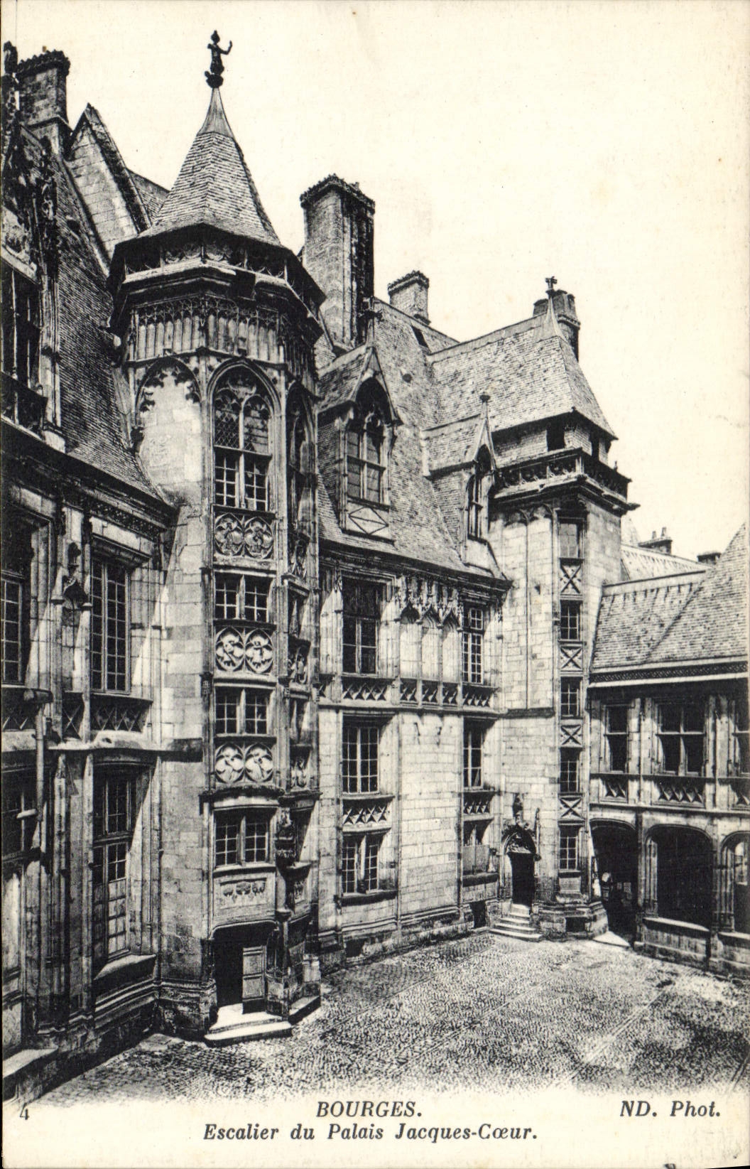 CPA Bourges Escalier du Palais Jacques Coeur 