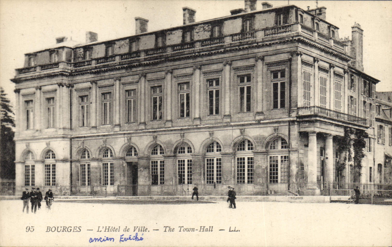CPA Bourges L'Hotel de Ville 