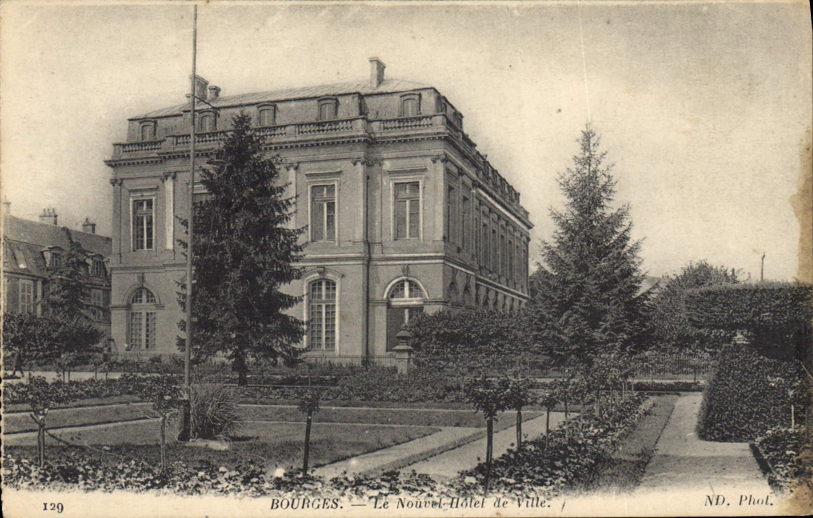 CPA Bourges Le Nouvel Hotel de Ville 