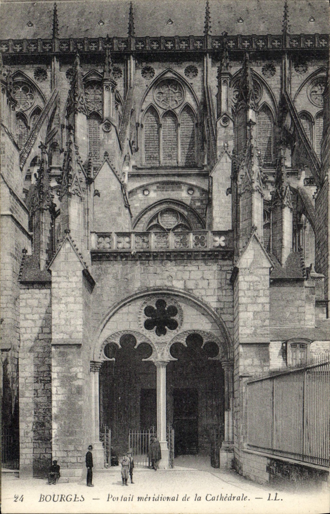 CPA Bourges Portail Meridional de la Cathedrale 