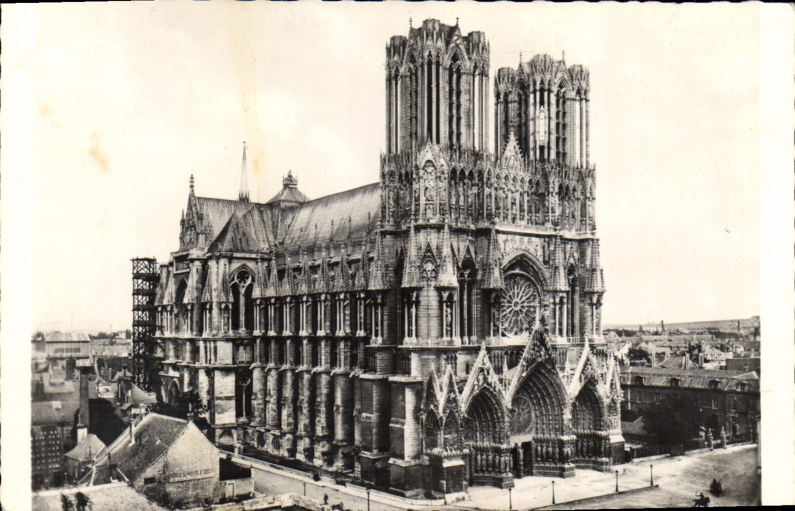 CPA La Cathedrale de Reims 