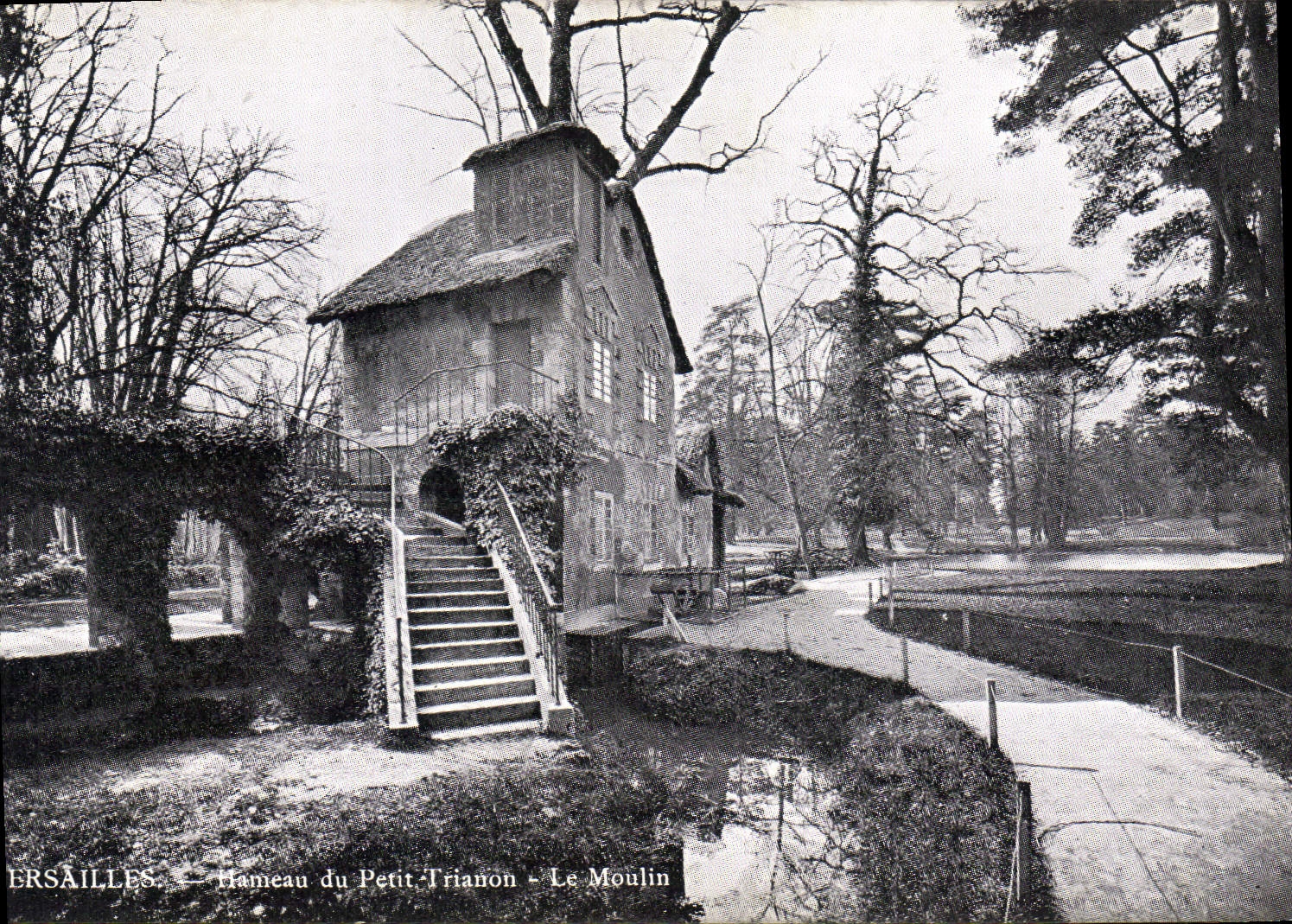 CPA Versailles Hameau du Petit Trianon Le Moulin 