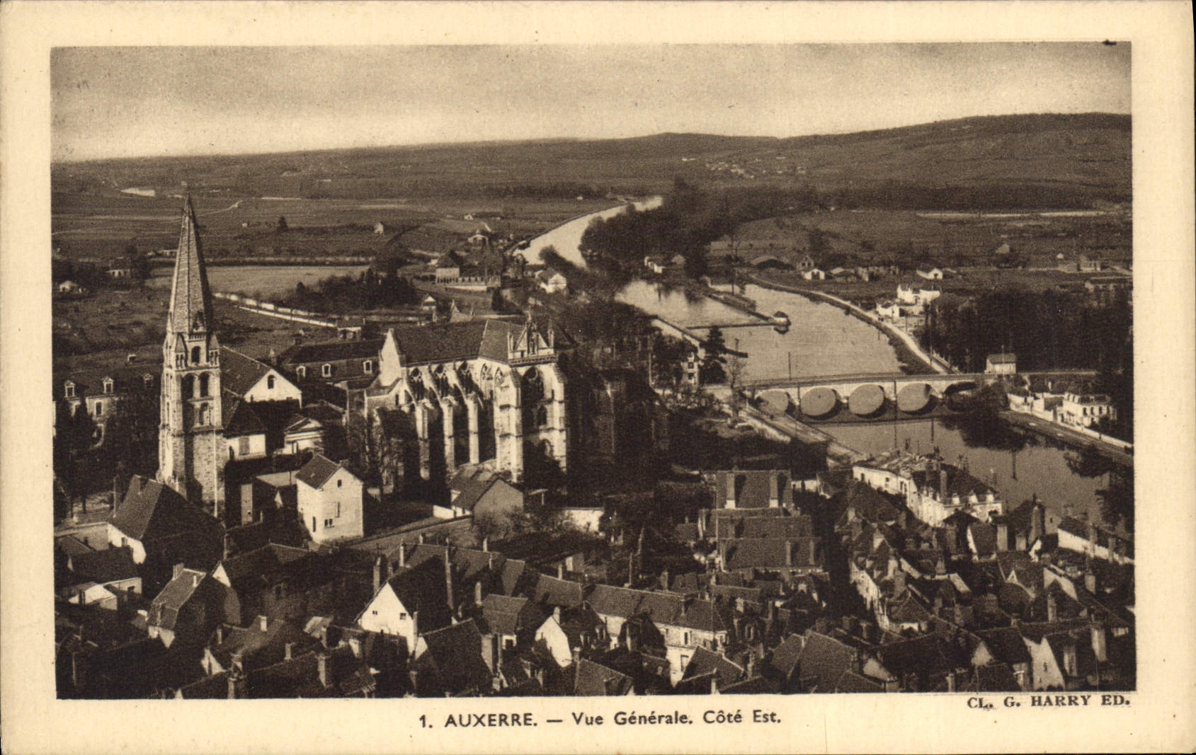 CPA Auxerre Vue Generale Cote Est 