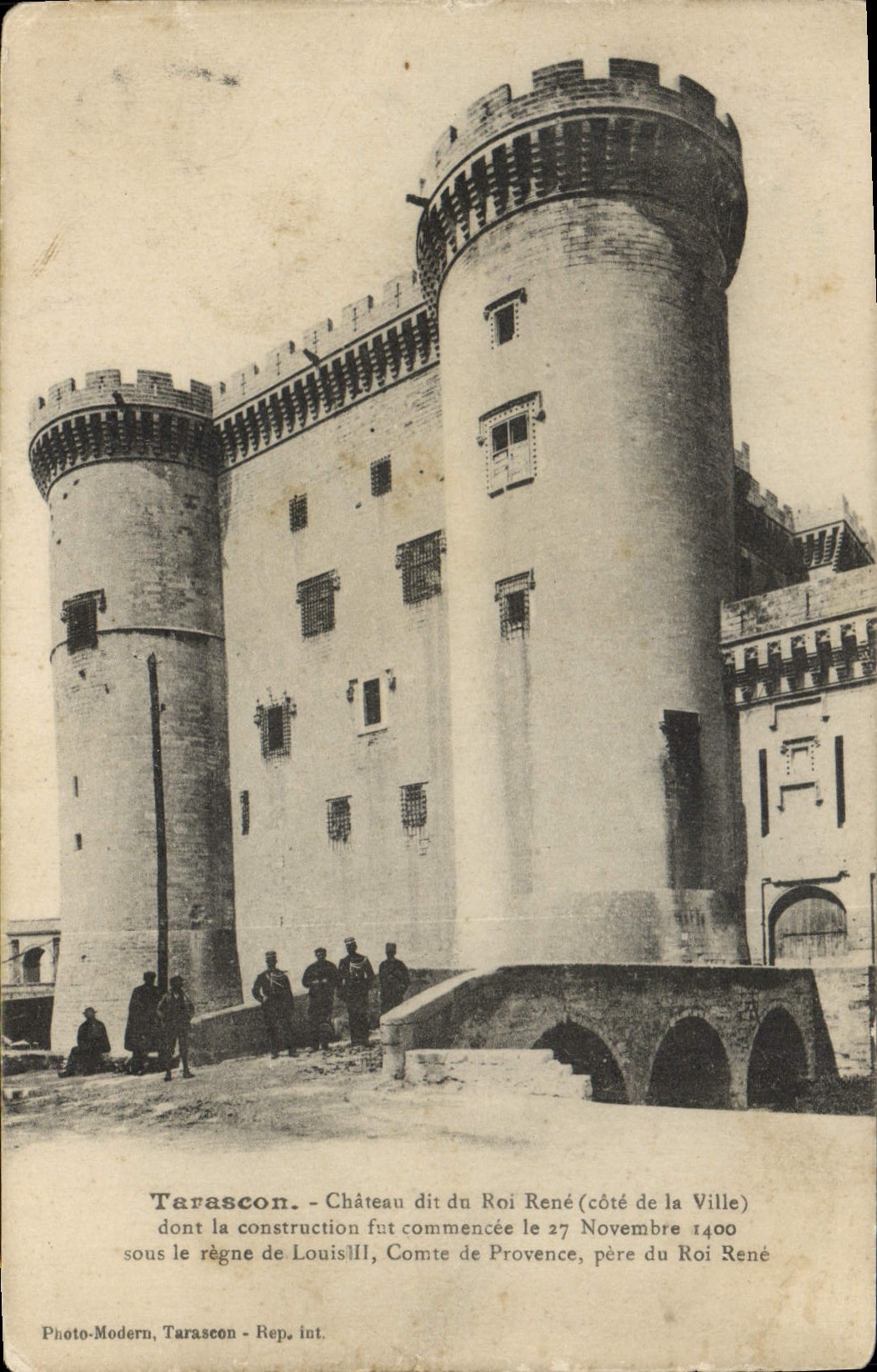 CPA Tarascon Chateau dit du roi Rene Cote de la Ville dont la construction fut commencee le 27 Novem