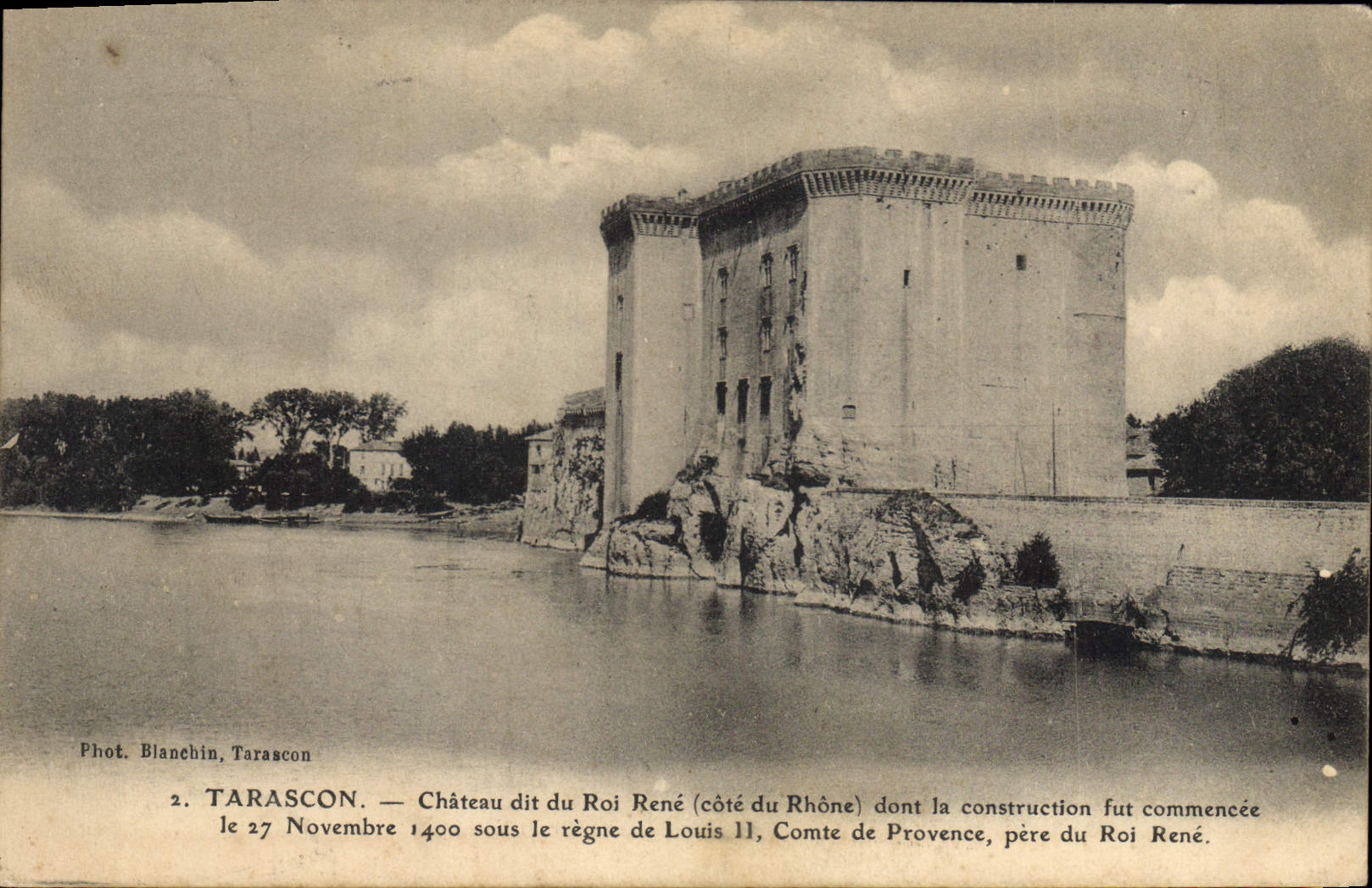 CPA Tarascon chateau dit du roi Rene Cote de Rhone dont la construction fut commencee le 27 Novembre