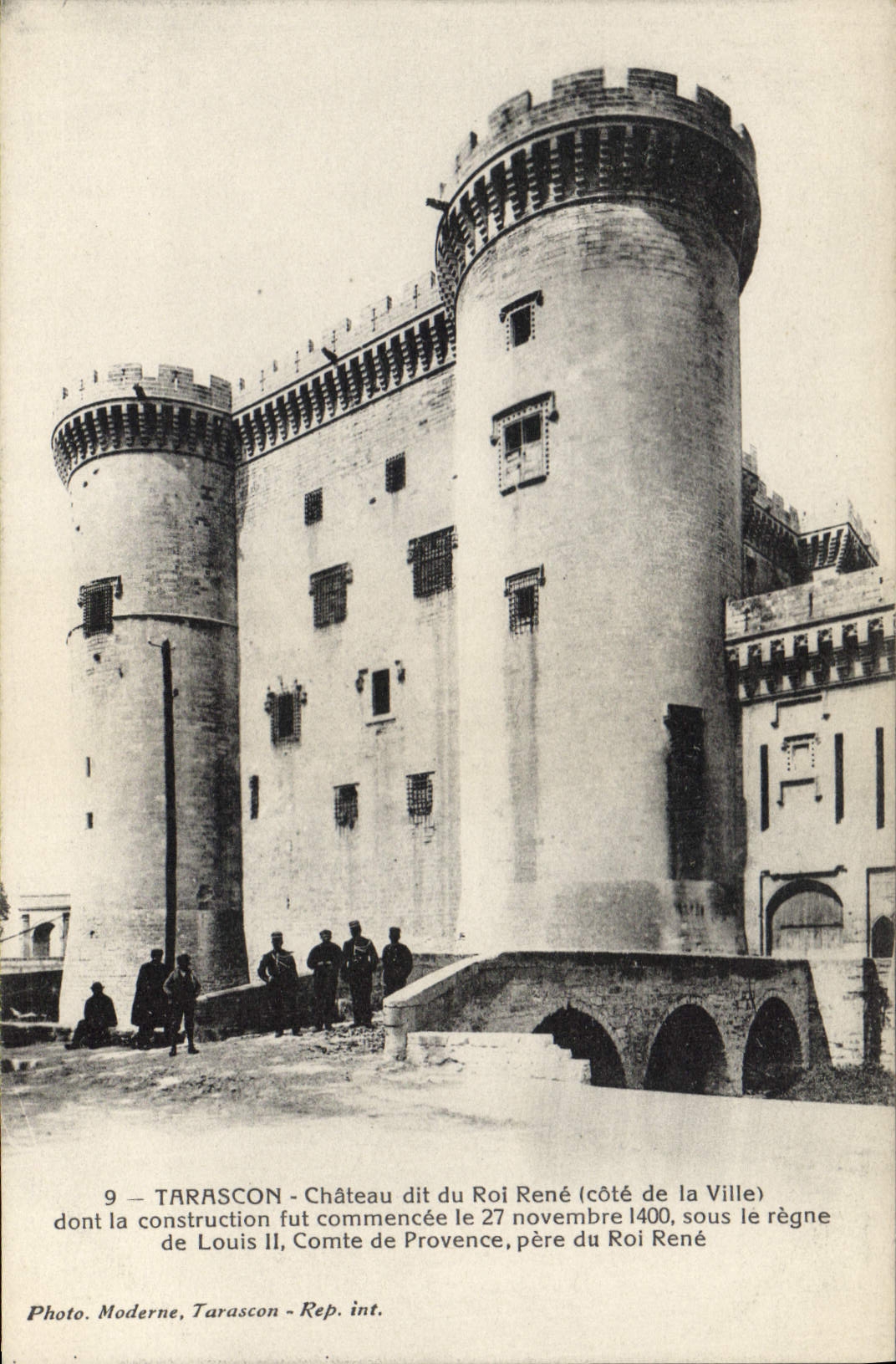CPA Tarascon Chateau dit du Roi Rene Cote de la Ville dont la construction fut commencee le 27 Novem