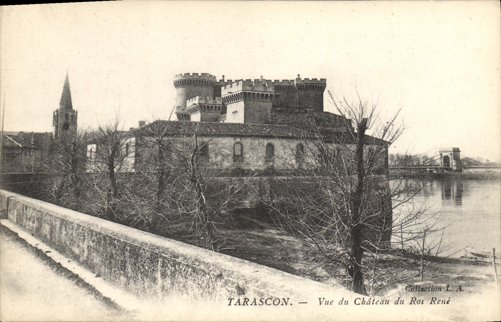 CPA Tarascon vue du chateau du Roi Rene