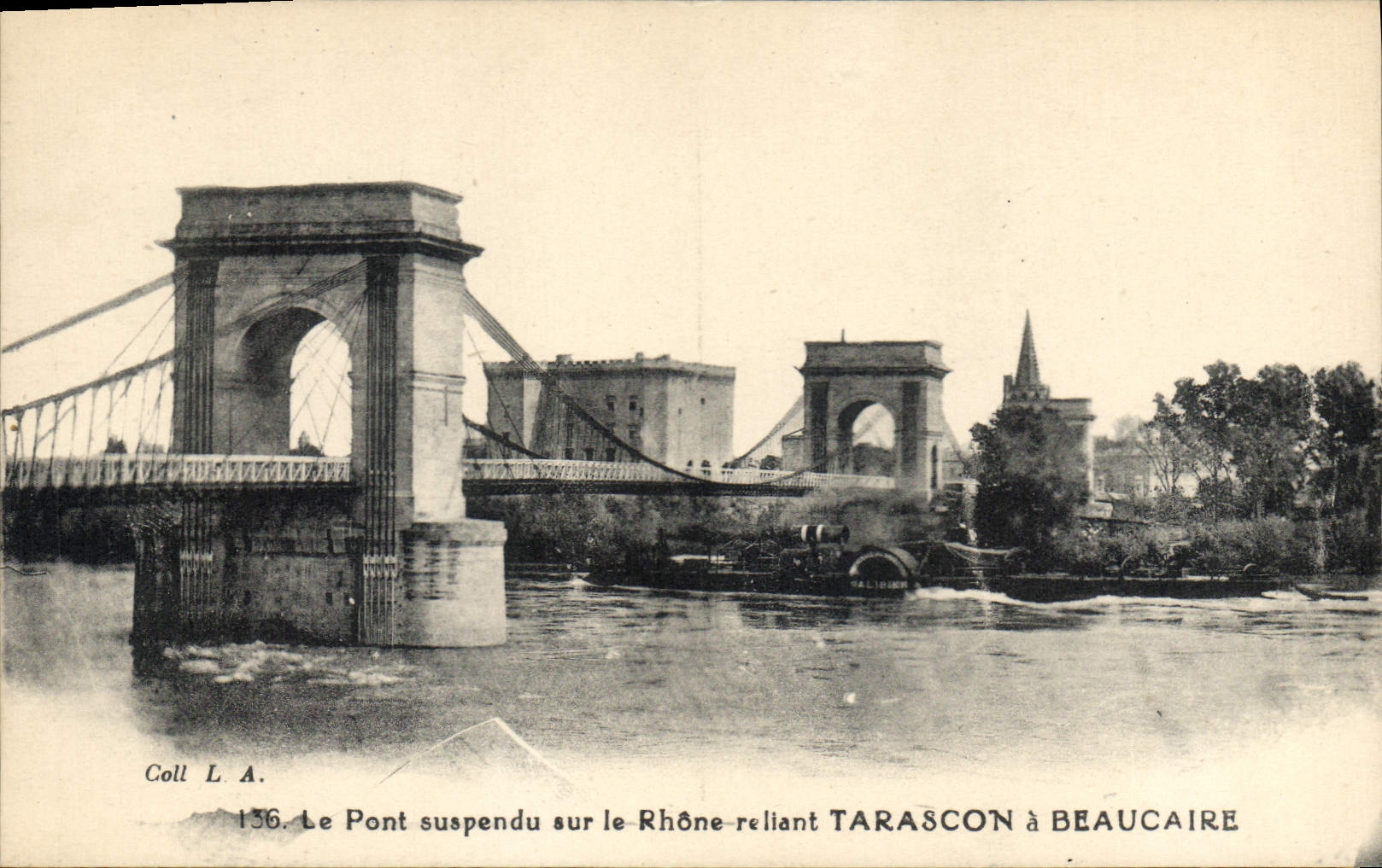 CPA Le Pont suspendu sur le Rhone reliant Tarascon a Beaucaire