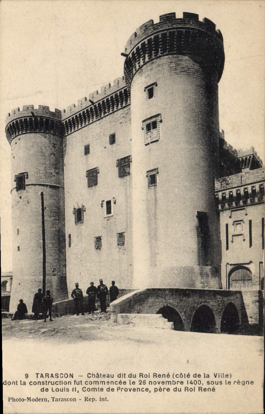 CPA Tarascon Chateau di du Roi Rene Cote de la ville dont la construction fut commencee le 26 Novemb