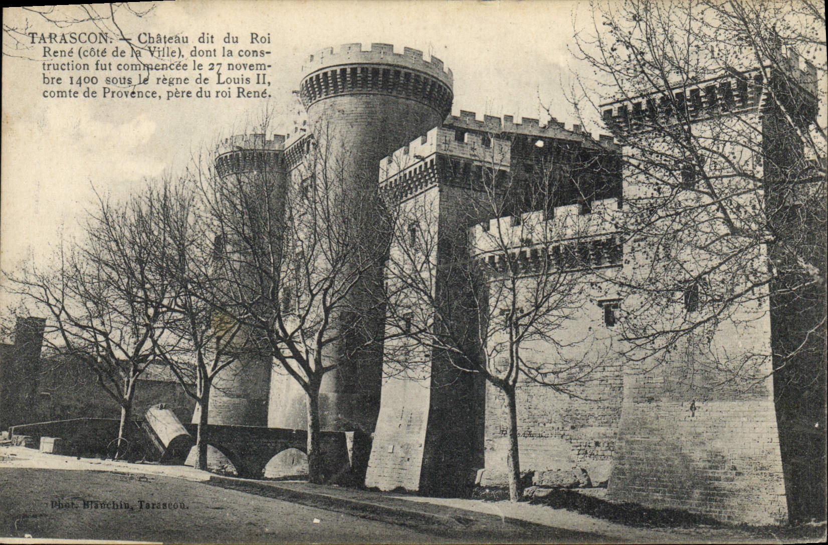 CPA Tarascon Chateau di du Roi Rene Cote de la Ville dont la construction fut commencee le 27 Novemb