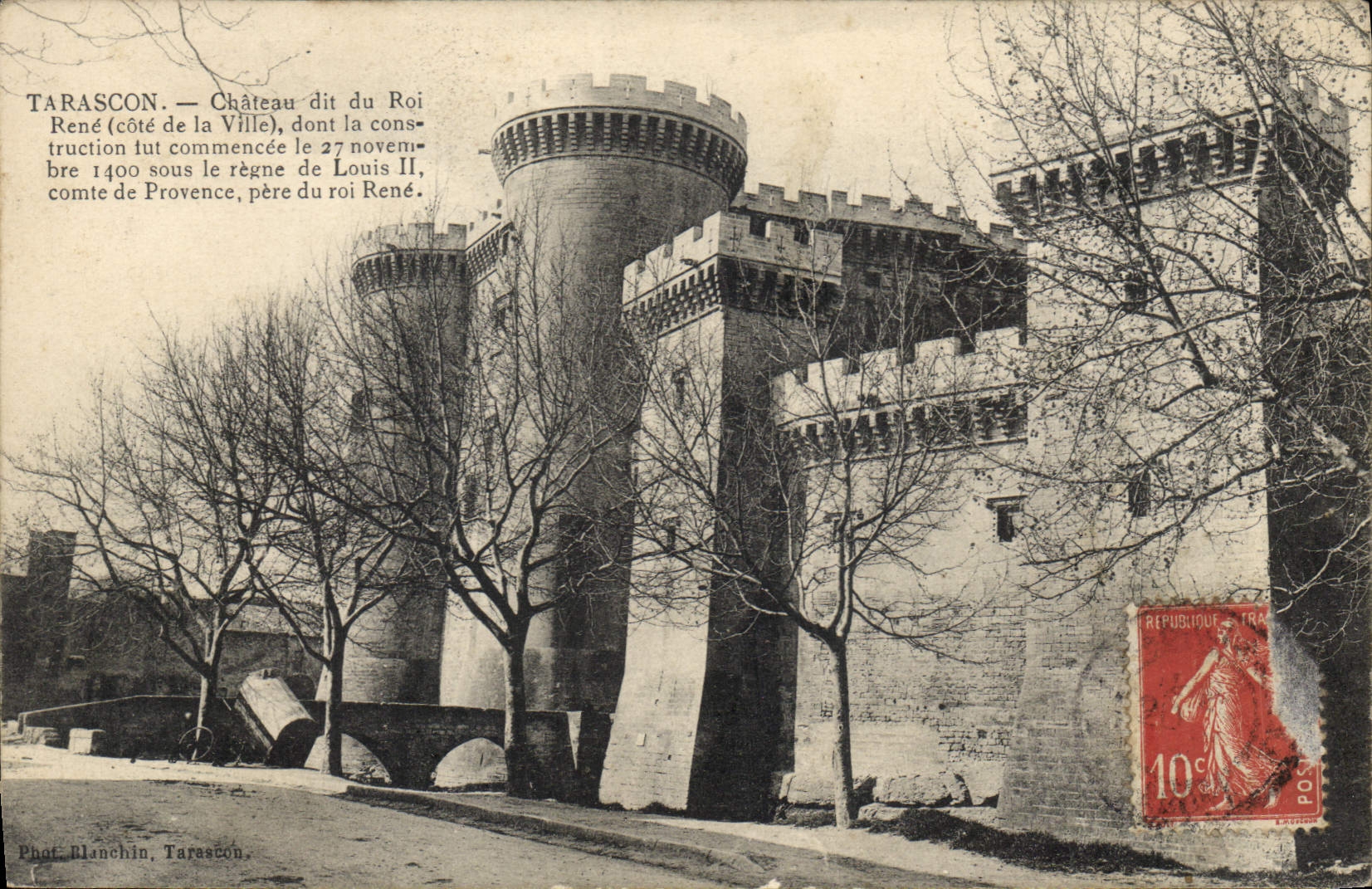 CPA Tarascon Chateau dit du Roi Rene Cote de la Ville dont la construction fut commencee le 27 Novem