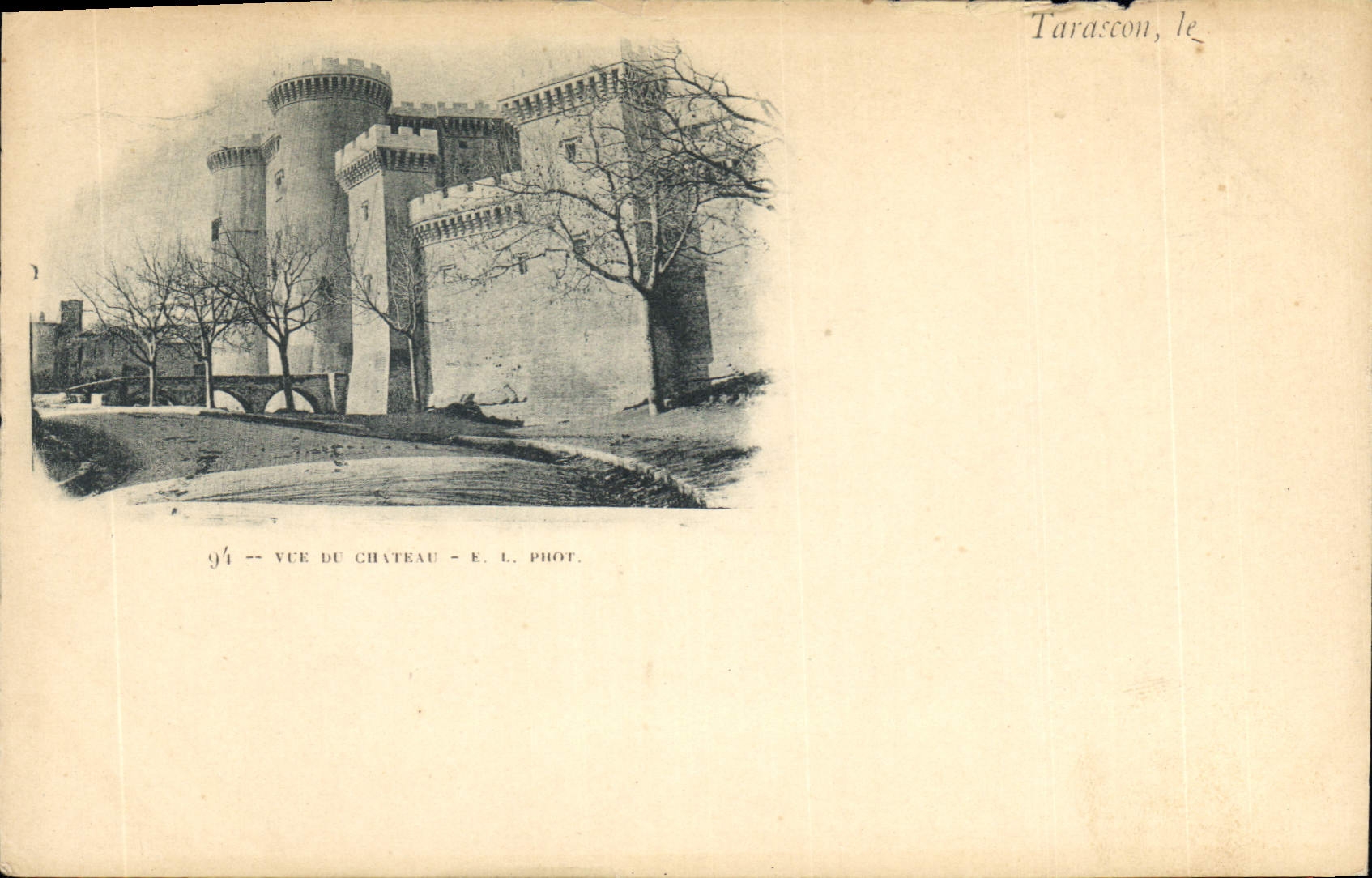 CPA Tarascon vue de Chateau 