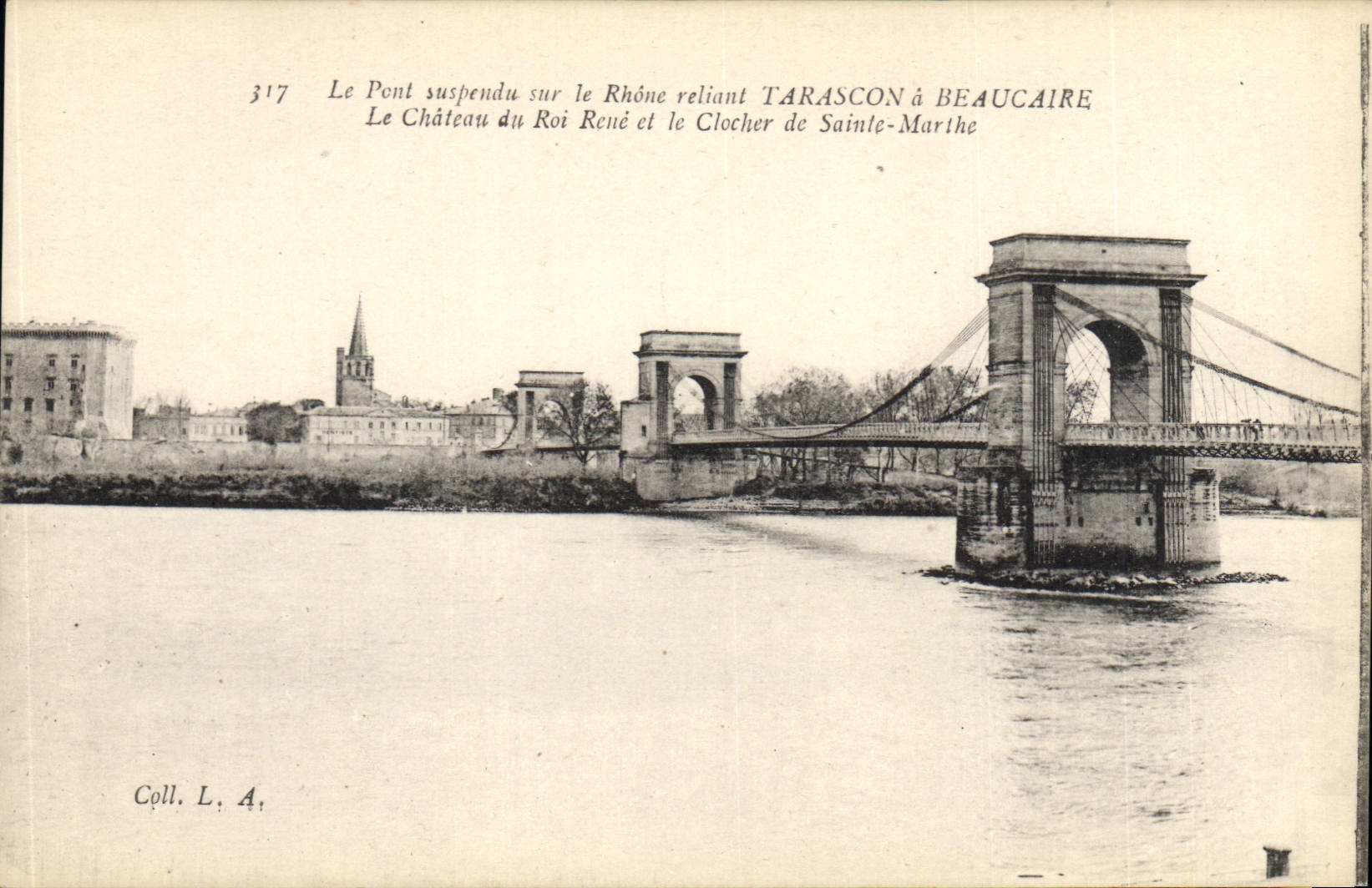CPA Le Pont supendu sur le Rhone reliant Tarascon a Beaucaire le Chateau du Roi Rene et le Clocher d