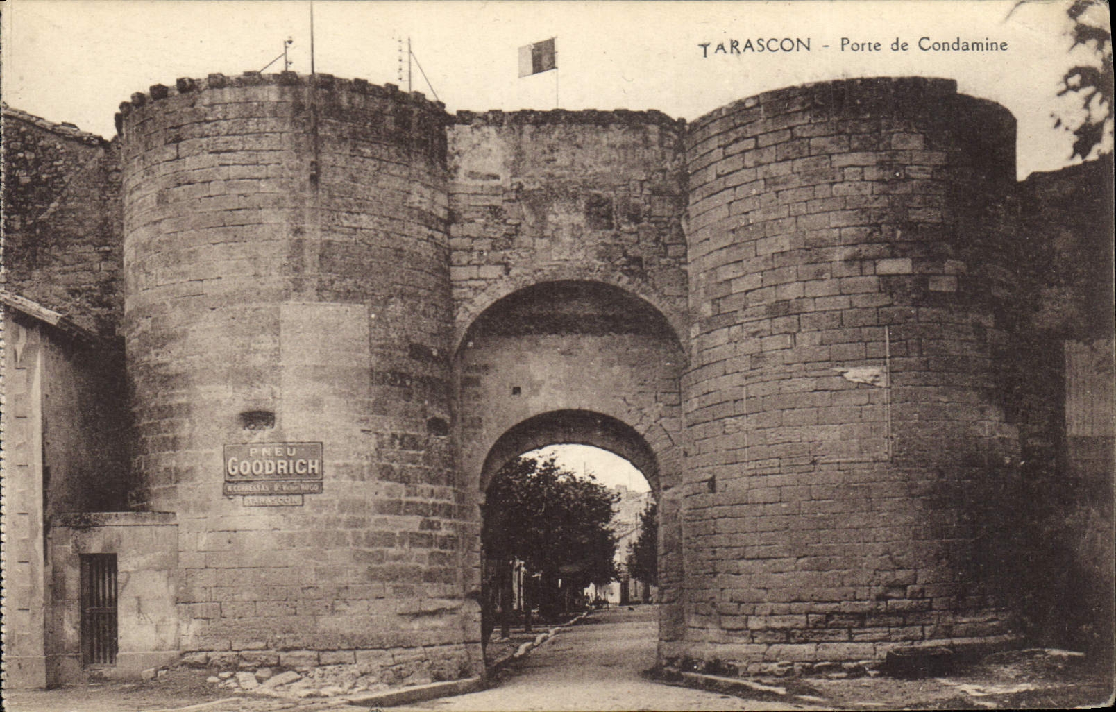 CPA Tarascon Porte de Condamine 