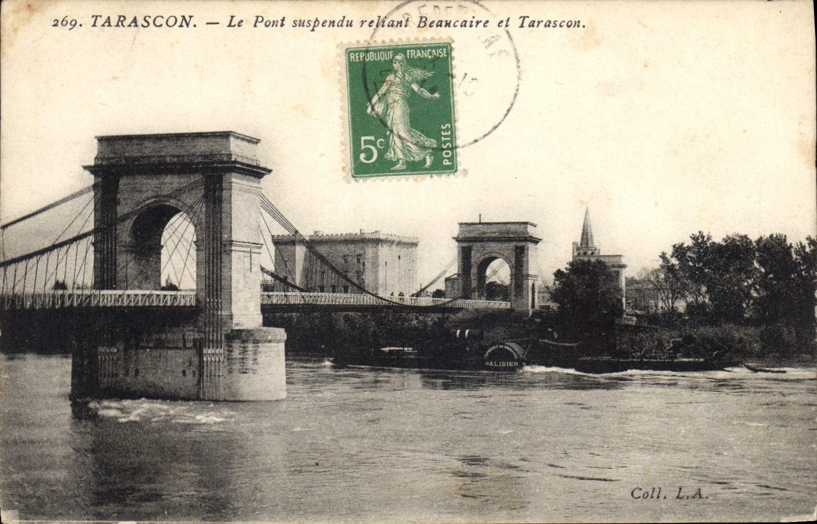 CPA Tarascon le Pont suspendu reliant Beaucaire et Tarascon