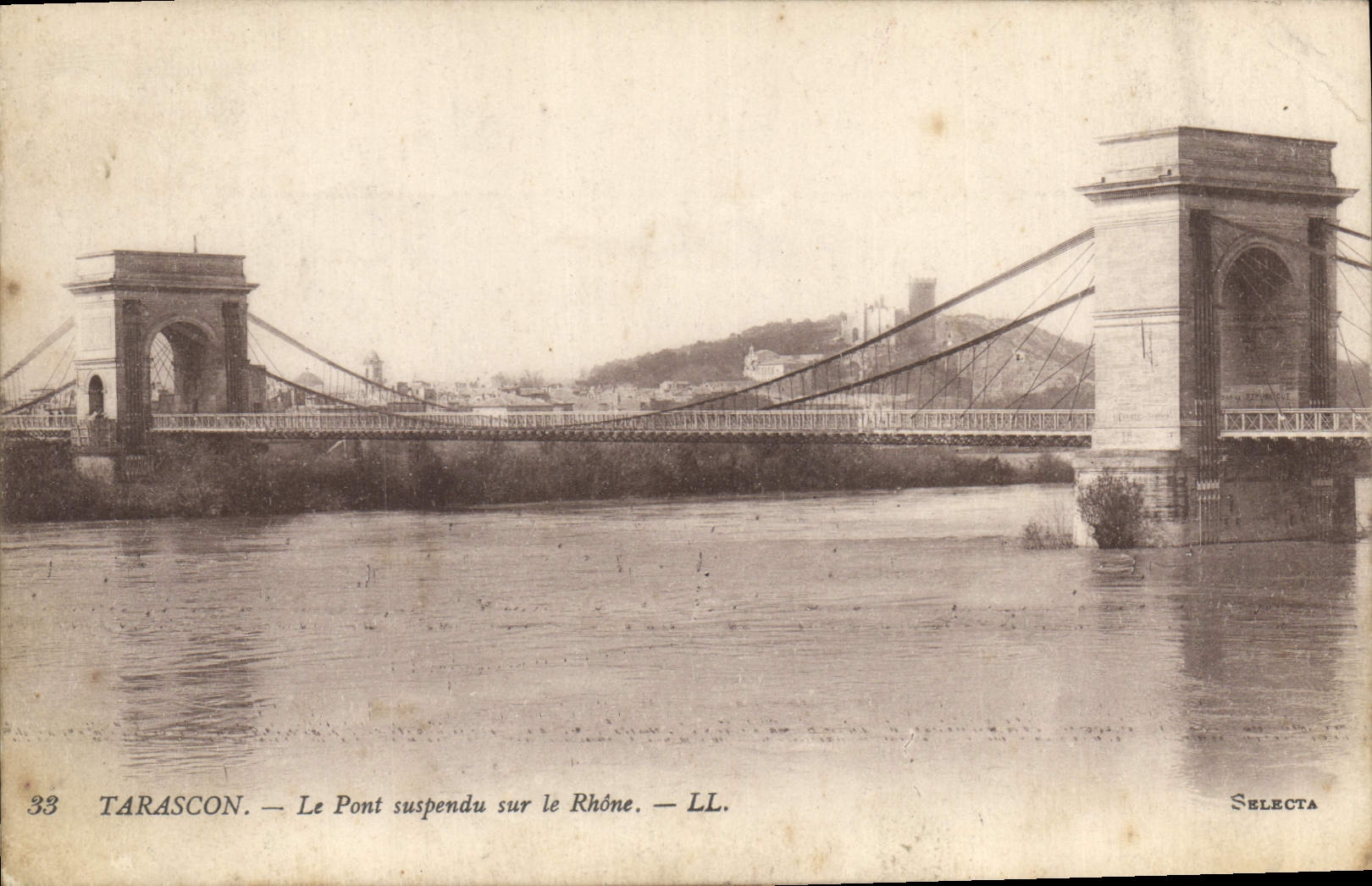 CPA Tarascon le Pont suspendu sur le Rhone