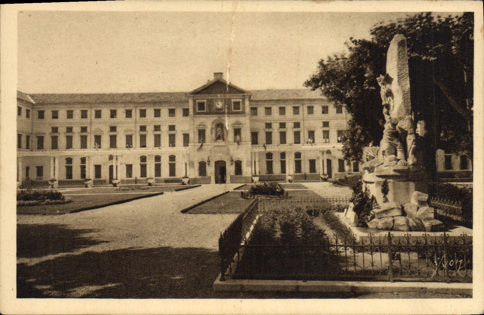 CPA Tarascon B du R Hospice des Vieillards 