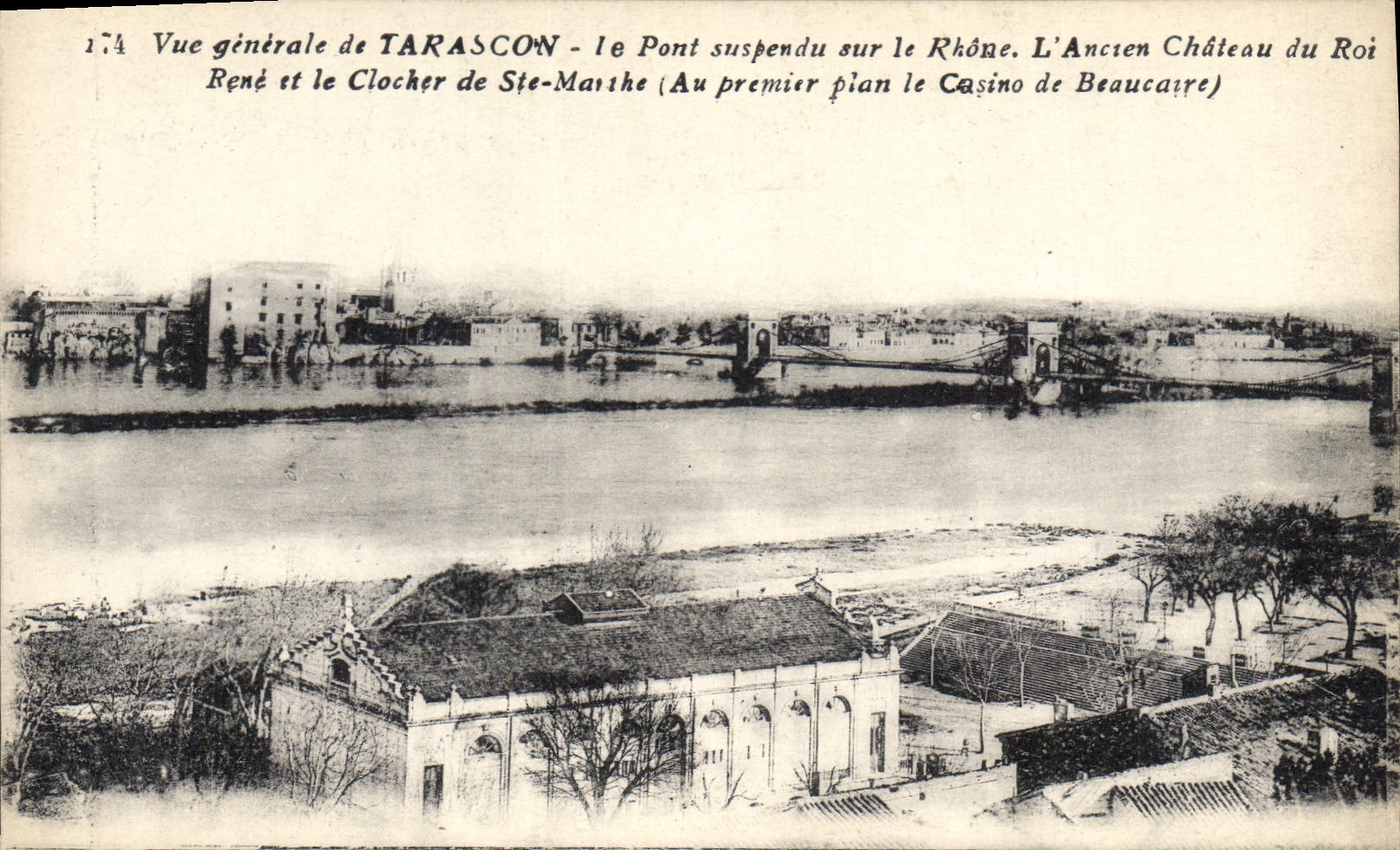 CPA Vue generale de Tarascon le Pont suspendu sur le Rhone l'ancien chateau du Roi Rene et le Cloche
