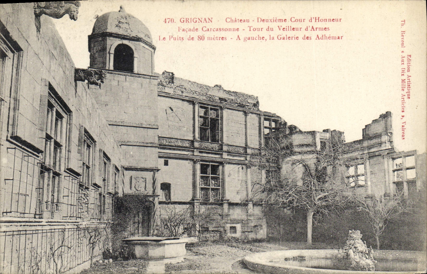 CPA Grignan Chateau deuxieme Cour d'Honneur Facade Carcassonne Tour du Veilleur d'Armes a Gauche la