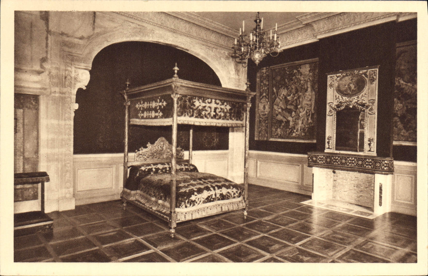 CPA Chateau de Grignan Drome Chambre ou Mourut Mme de Sevigne 17 avril 1696