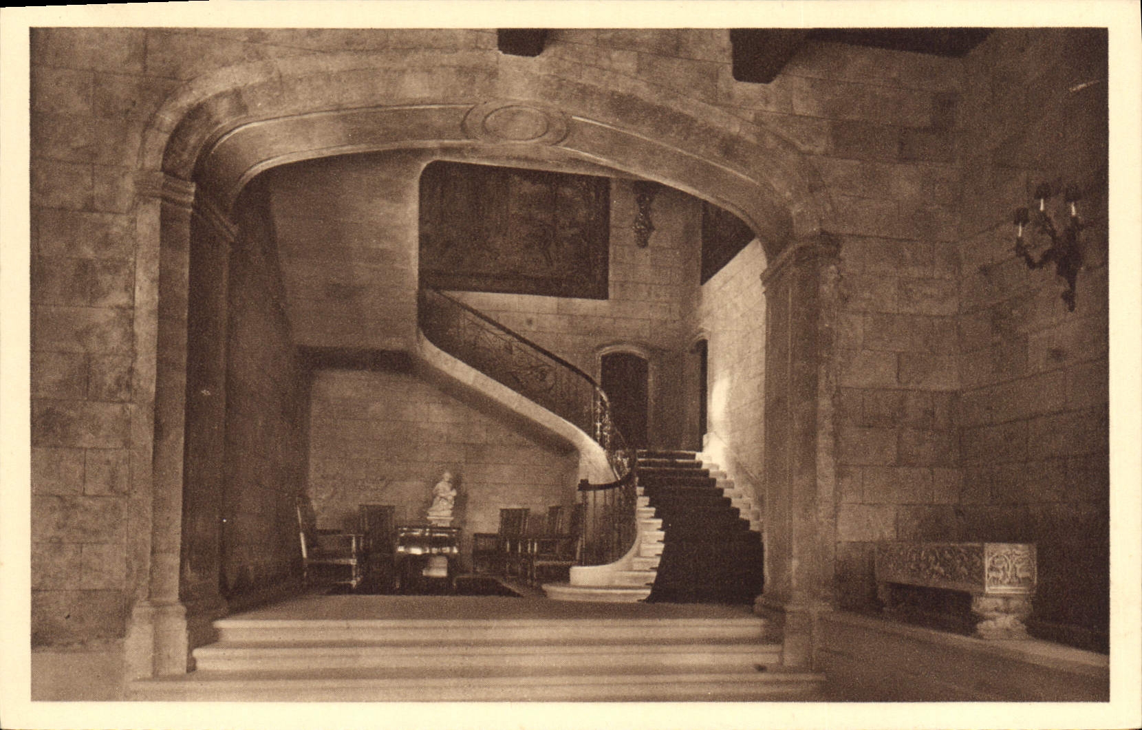 CPA Chateau de Grignan Drome l'escalier d'honneur