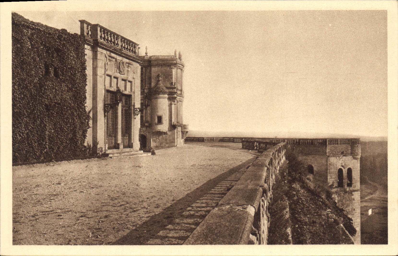 CPA Chateau de Grignan Drome une vue des Terrasses Restauration de 1919