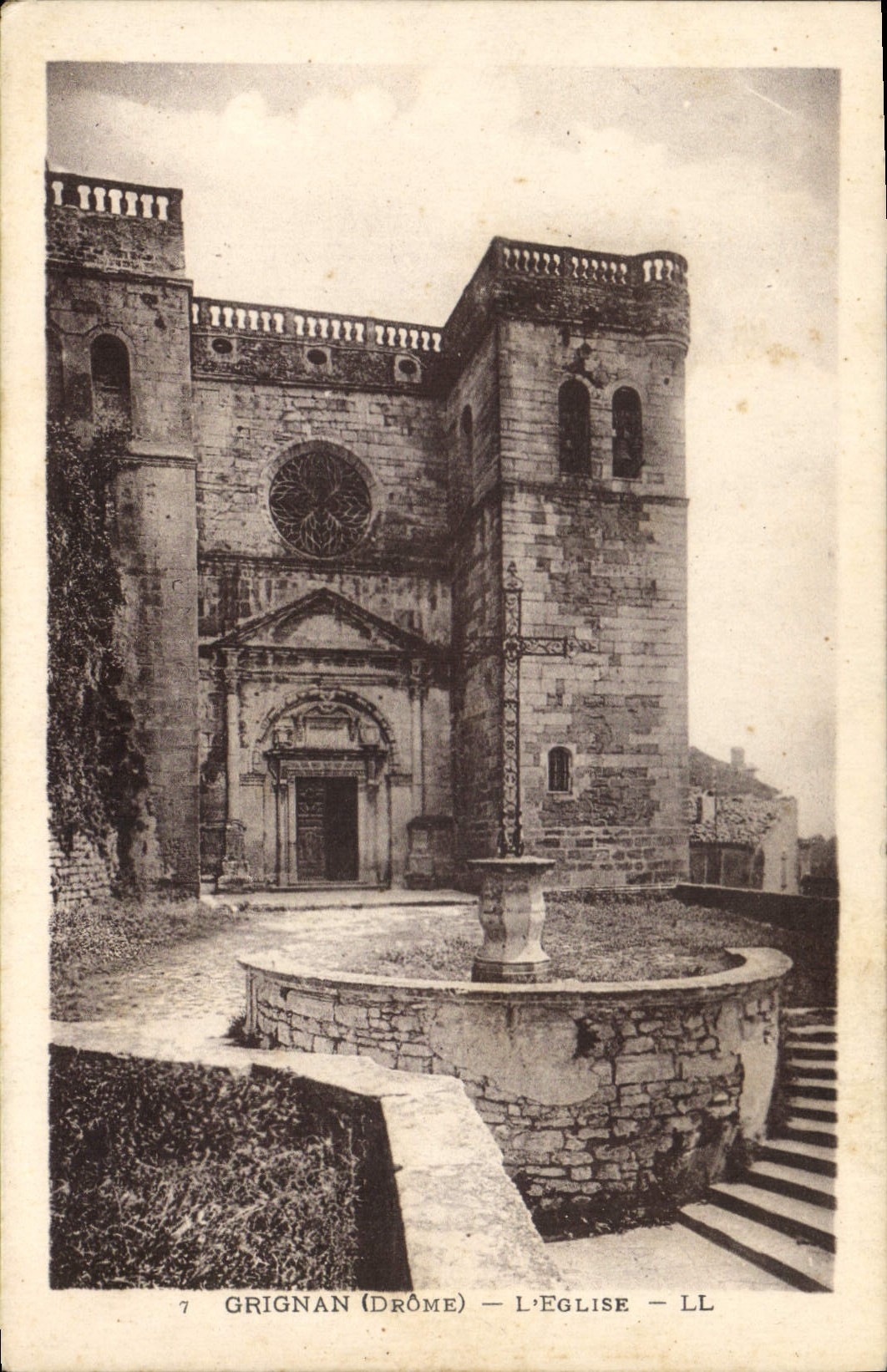 CPA Grignan Drome l'Eglise 