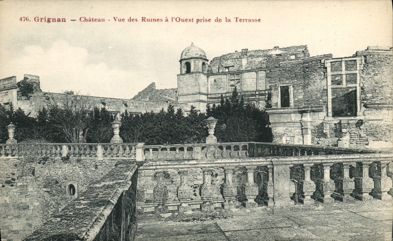 CPA Grignan chateau vue des Ruines a l'Ouest Prise de la Terrasse