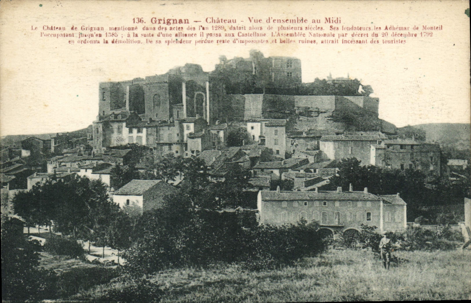 CPA Grignan chateau vue d'ensemble au Midi