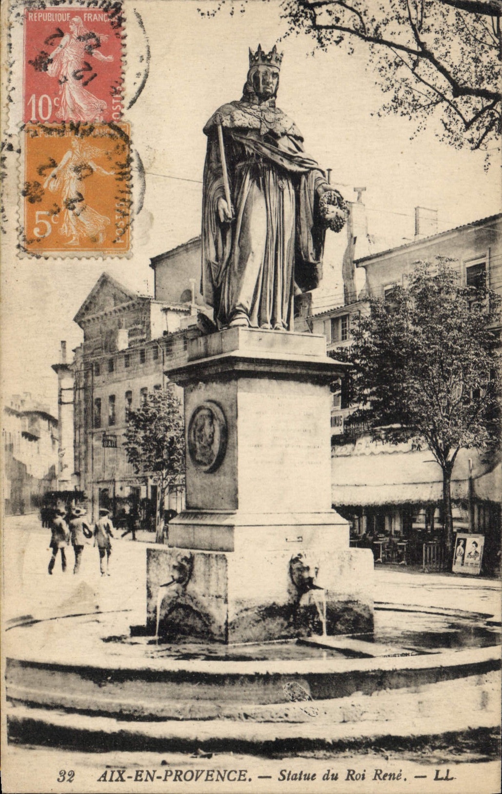 CPA Aix en Provence Statue du Roi Rene