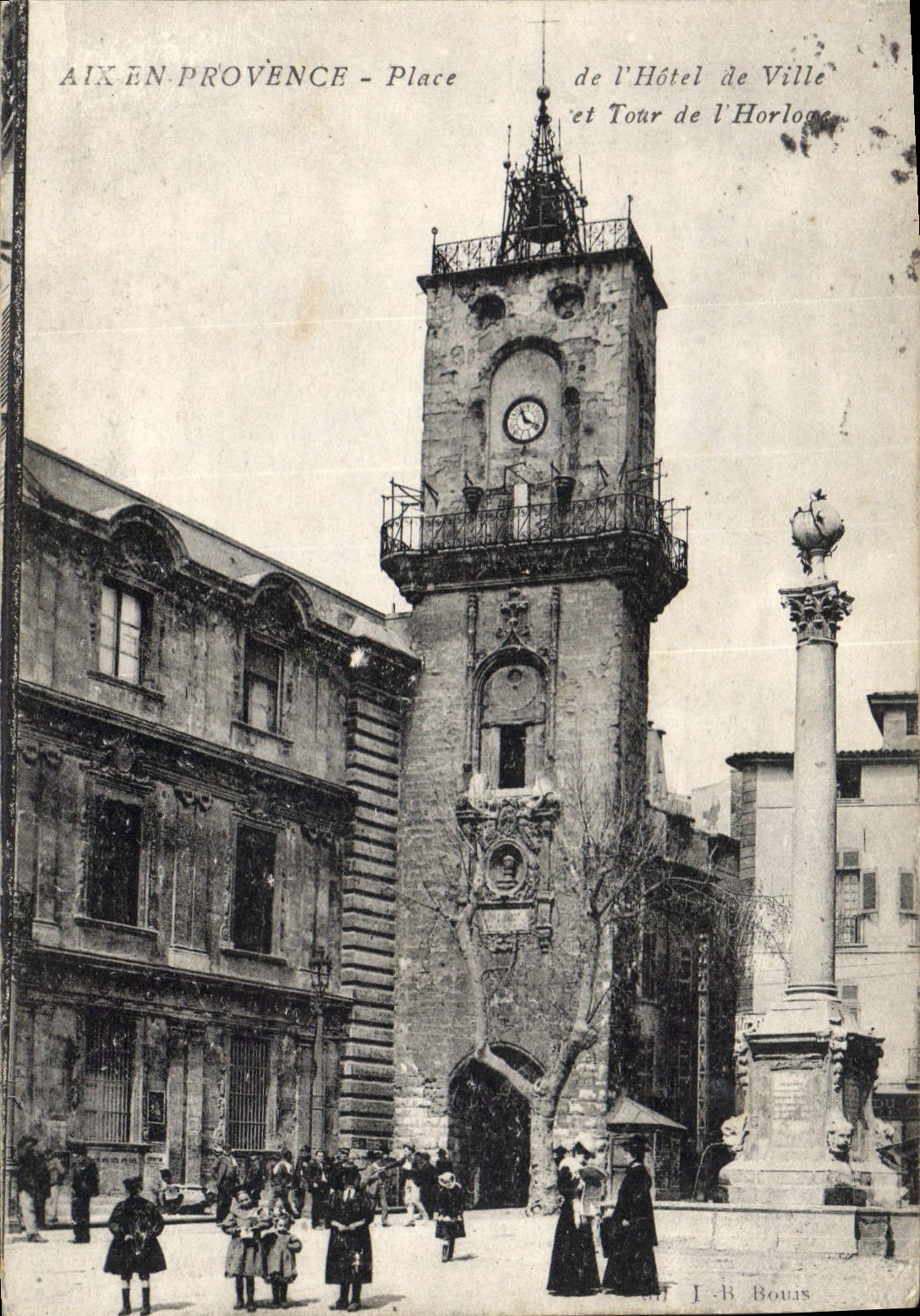 CPA Aix en Provence Place de l'Hotel de Ville Le Tour de l'Horloge 