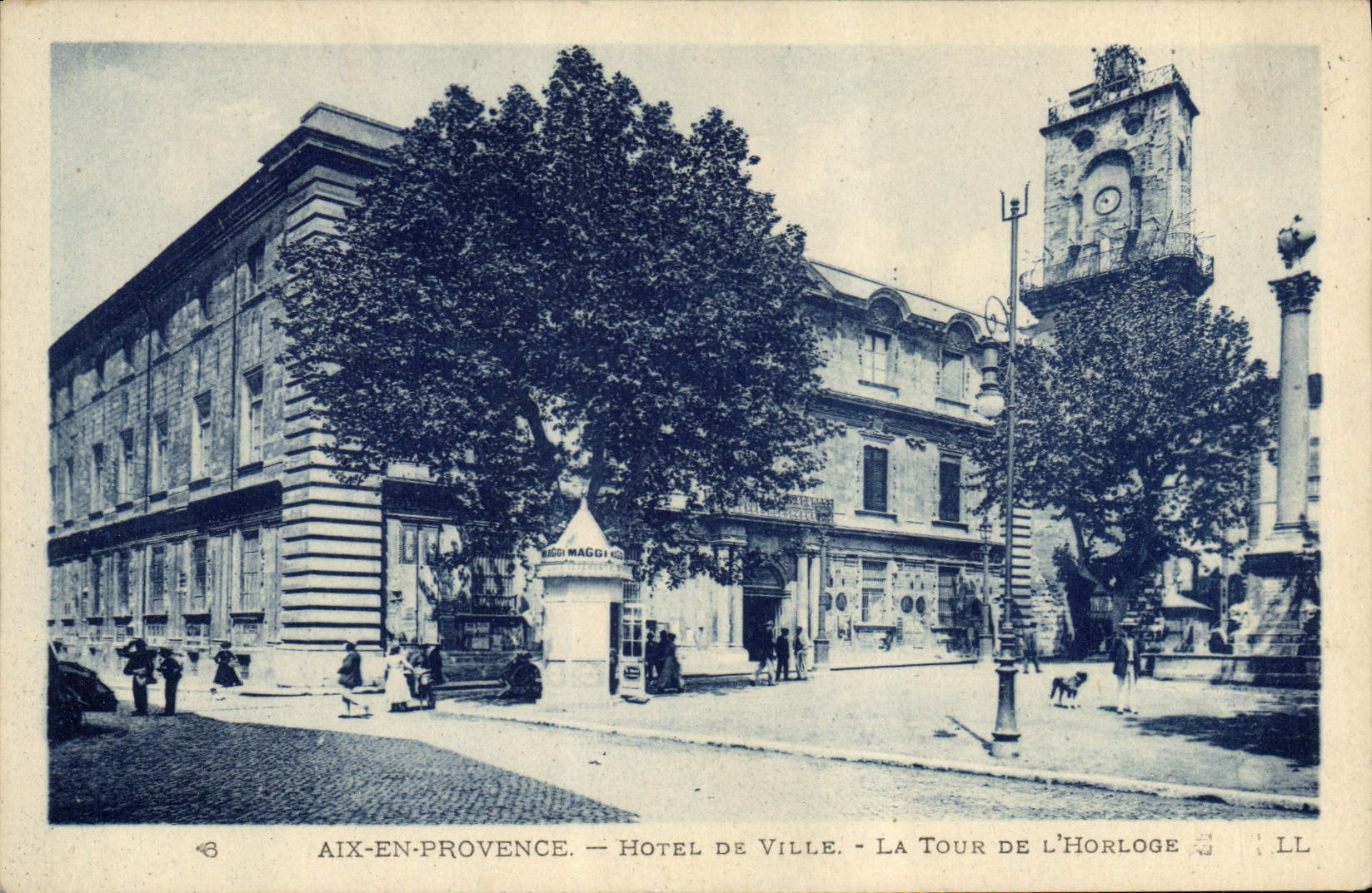 CPA Aix en Provence Hotel d Ville La Tour de l'Horloge