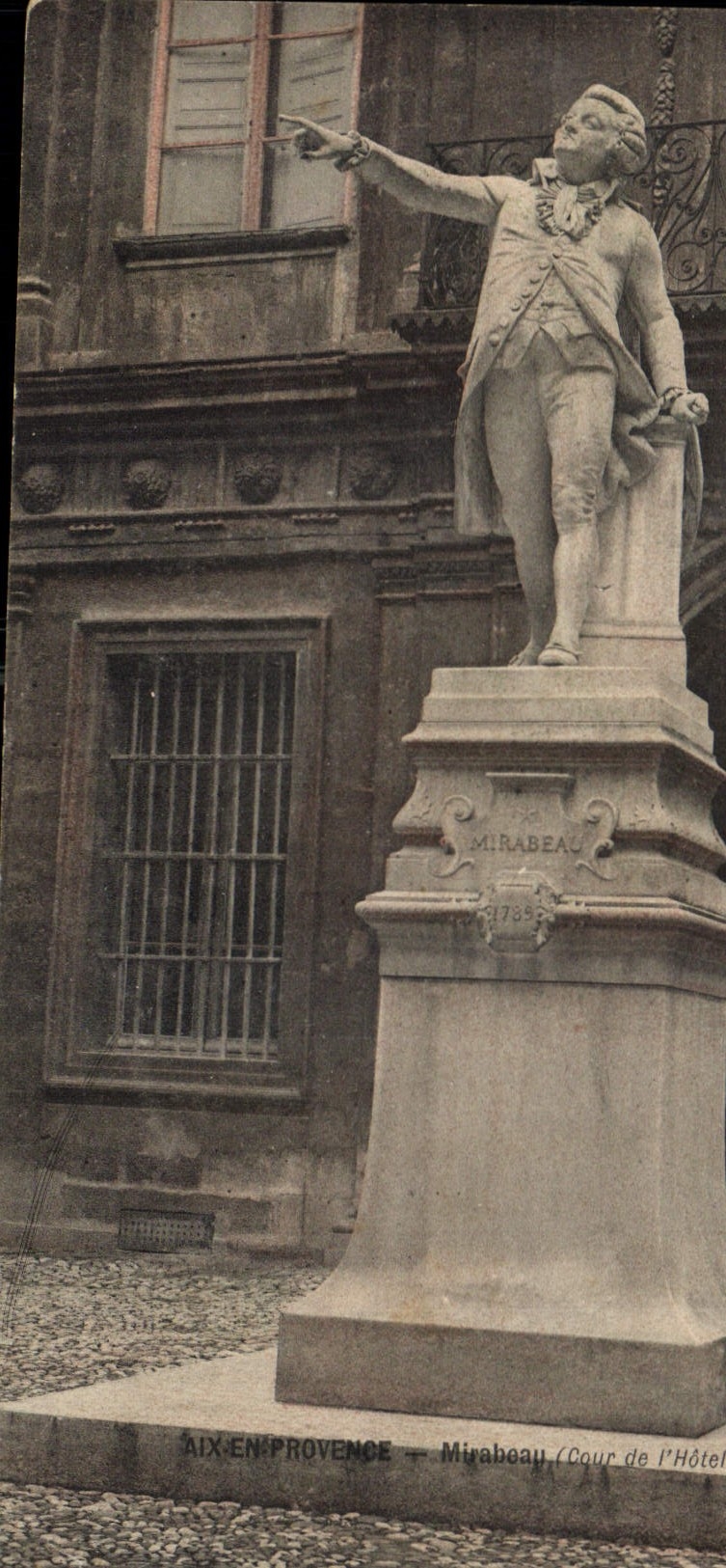 CPA Aix en Provence Mirabeau Cour de l'Hotel 