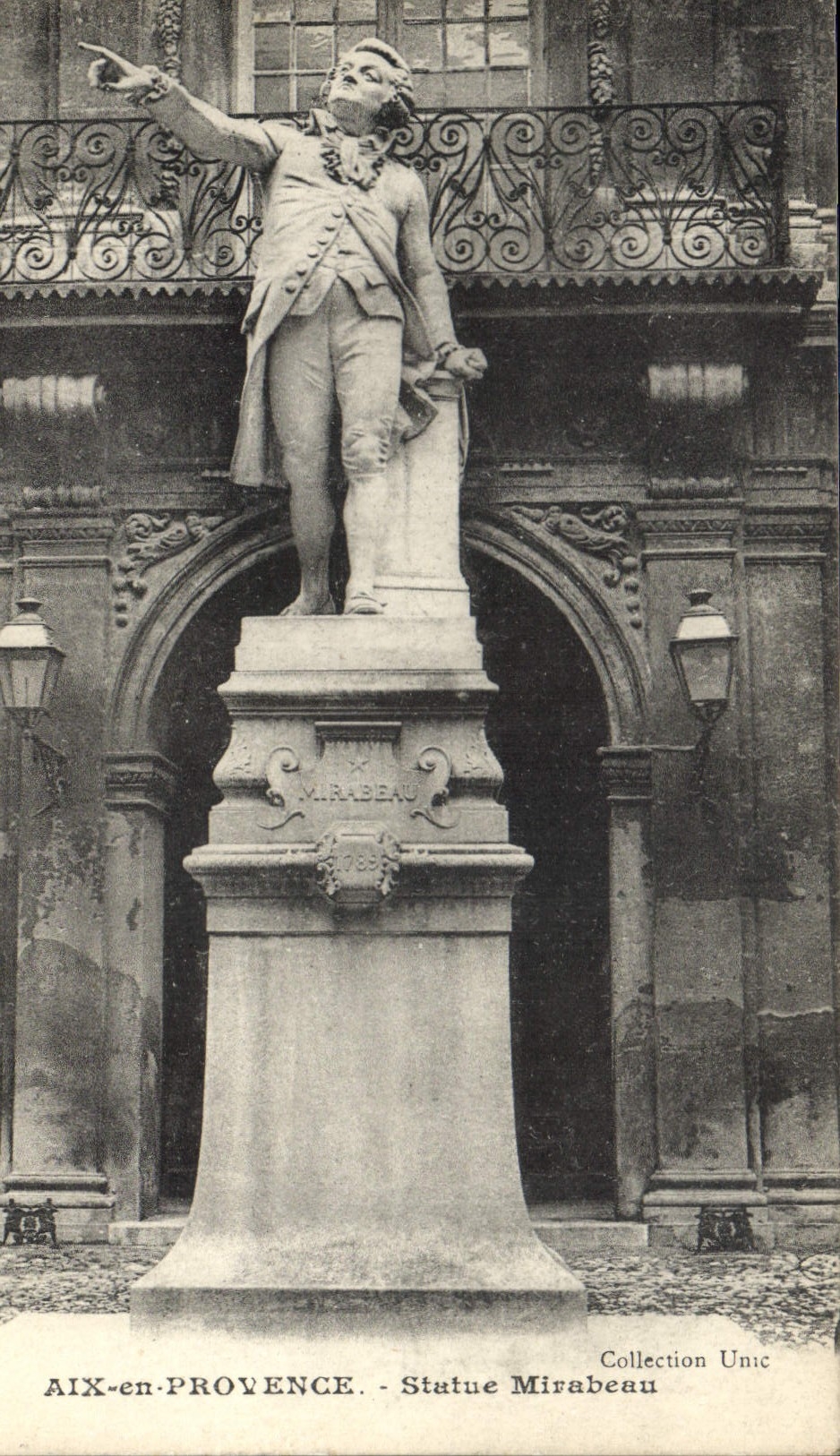 CPA Aix en Provence Statue Mirabeau 