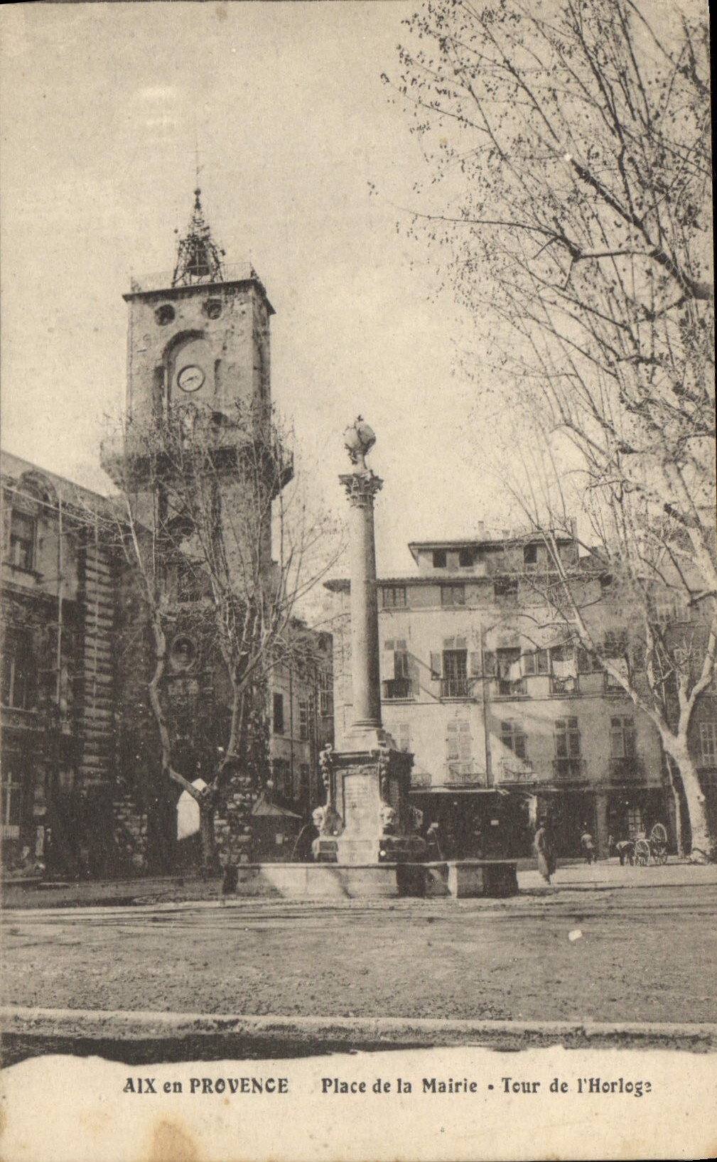 CPA Aix en Provence Place de la Mairie Tour de l'Horloge 