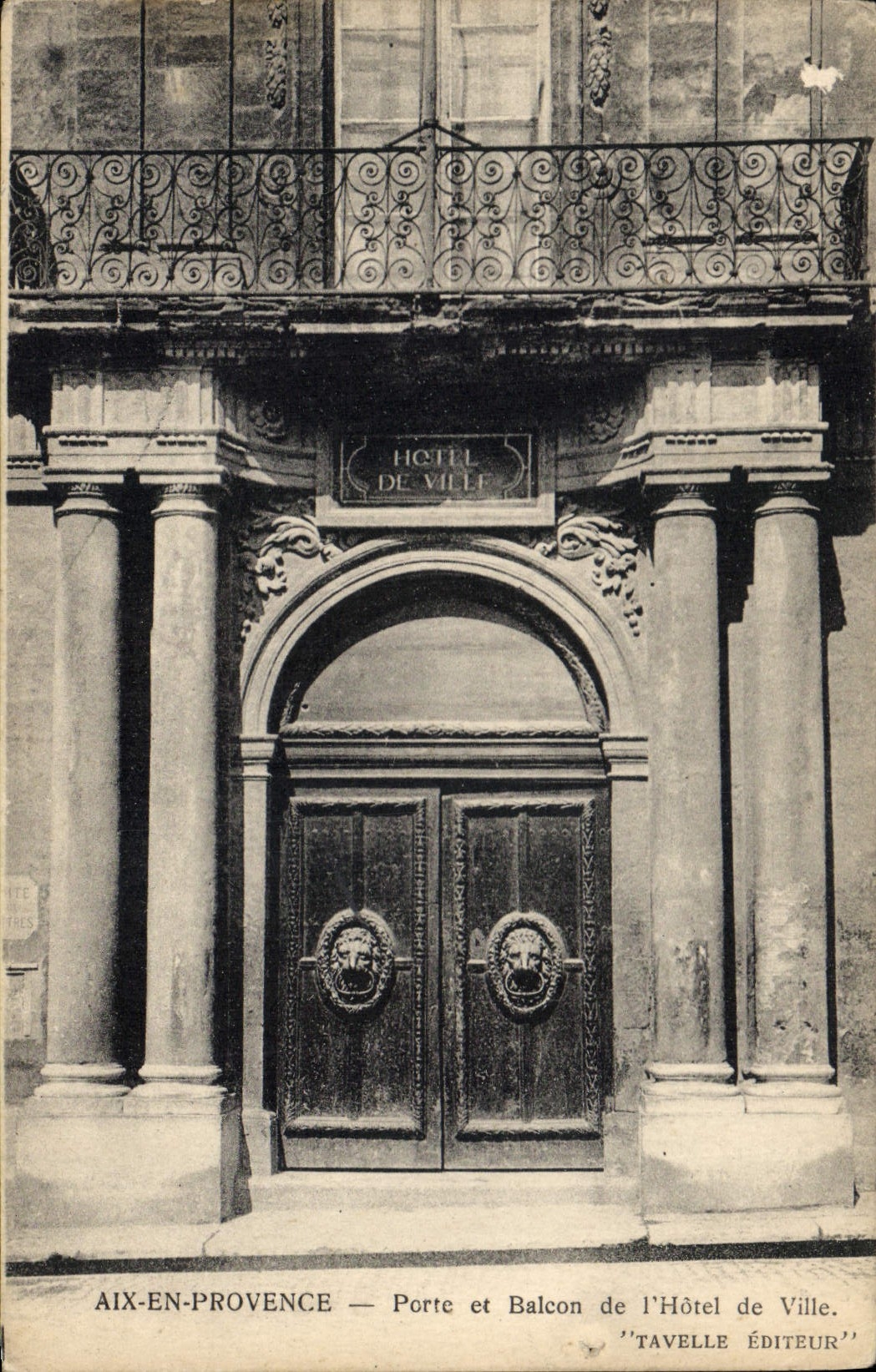 CPA Aix en Provence Porte et Balcon de l'Hotel de Ville