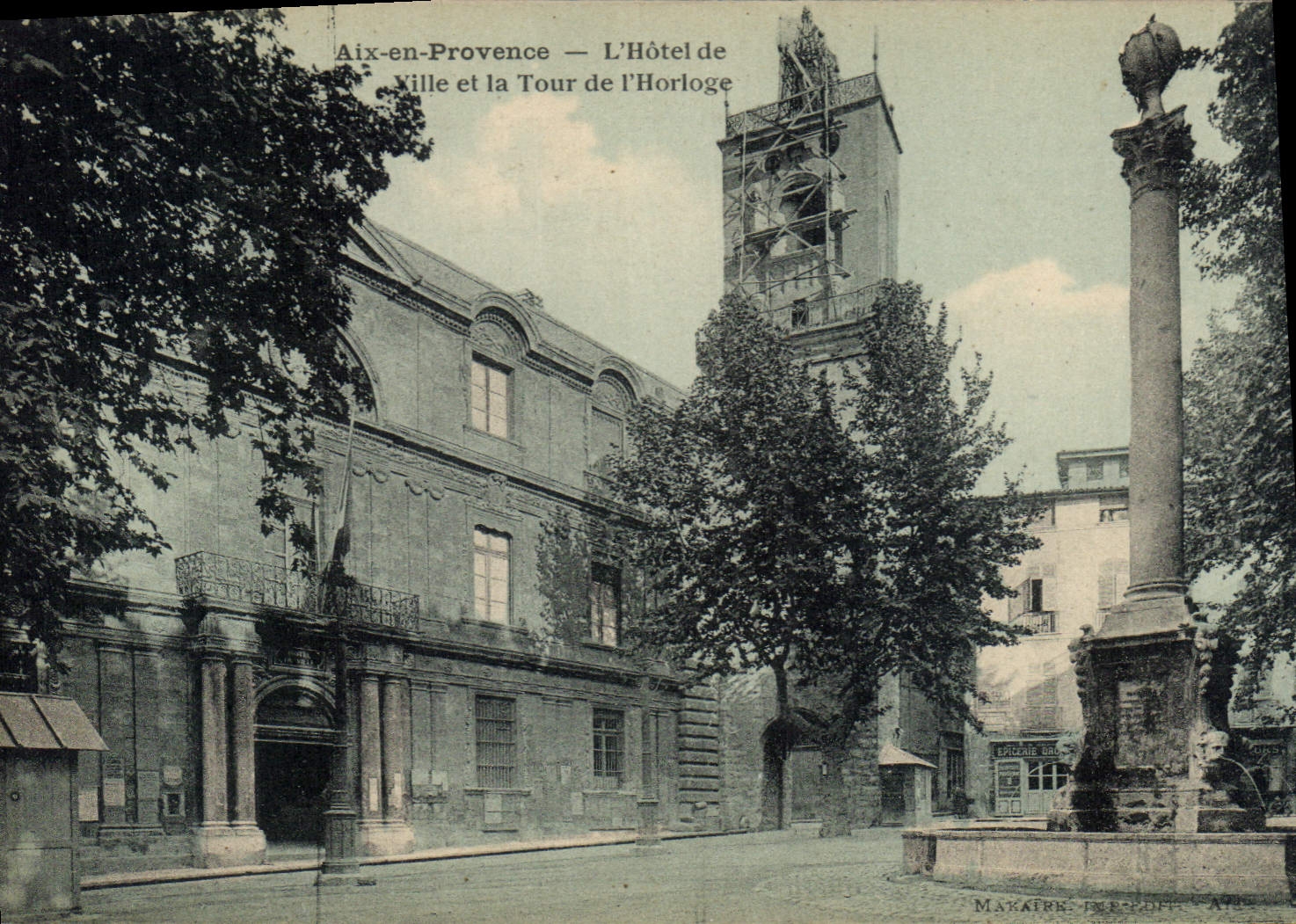 CPA Aix en Provence L'Hotel de Ville et la Tour de l'Horloge