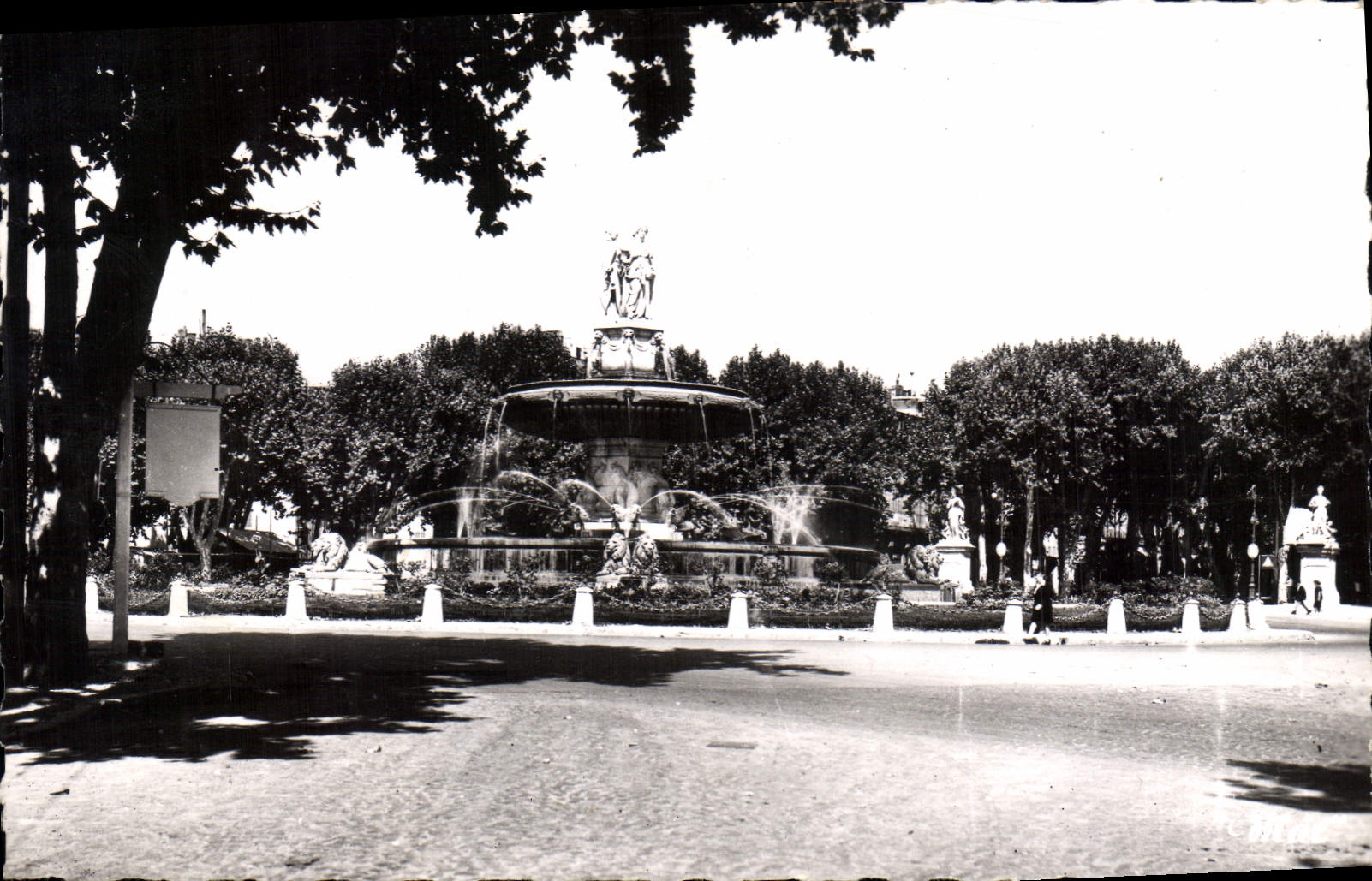 CPA Aix en Provence Fontaine de la Rotonde