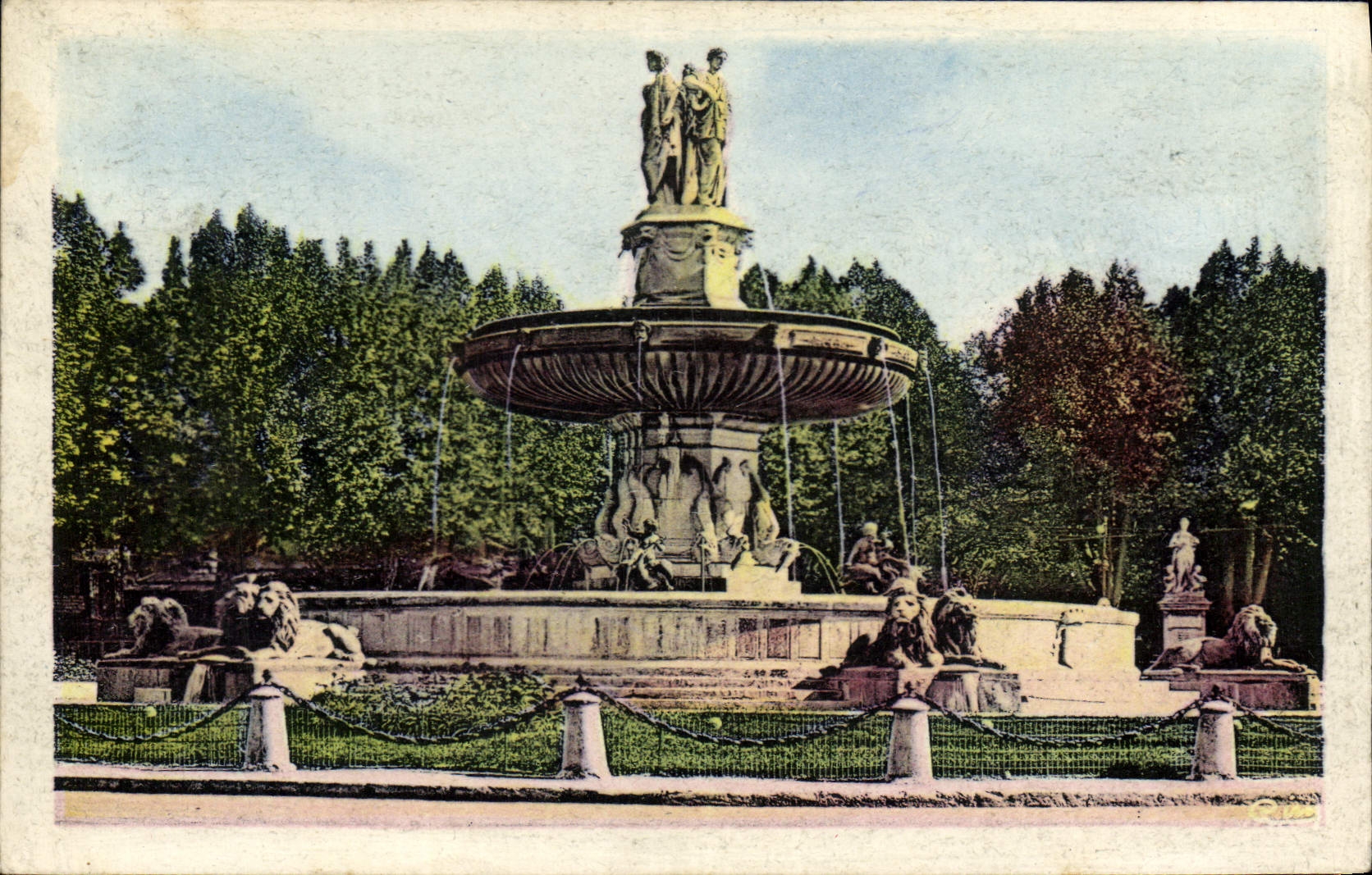 CPA Aix en Provence B du Rh La Grande Fontaine Place de la Rotonde 