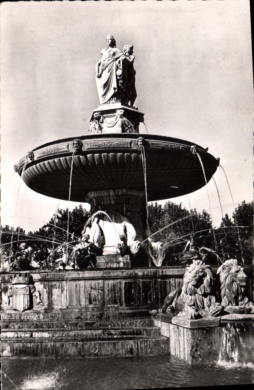 CPA Aix en Provence La Fontaine Monumentale 