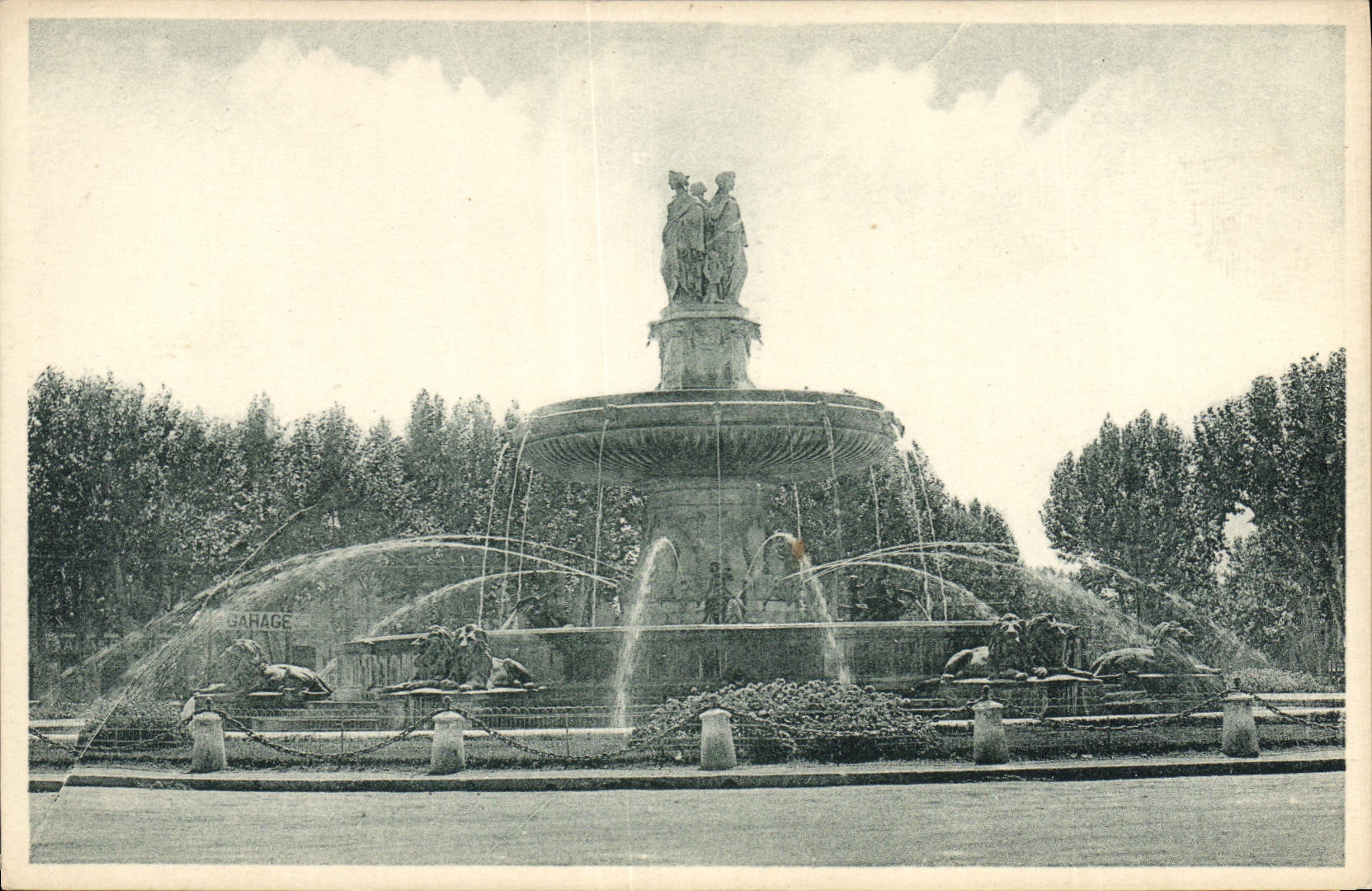 CPA Aix en Provence Fontaine de la Rotonde 