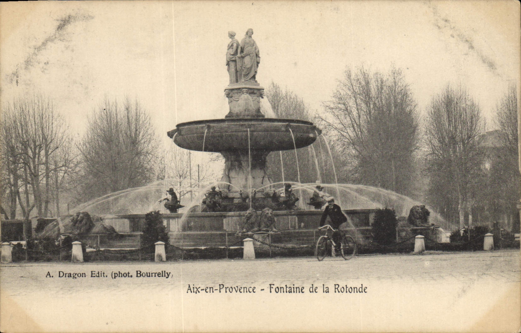 CPA Aix en Provence Fontaine de la Rotonde 