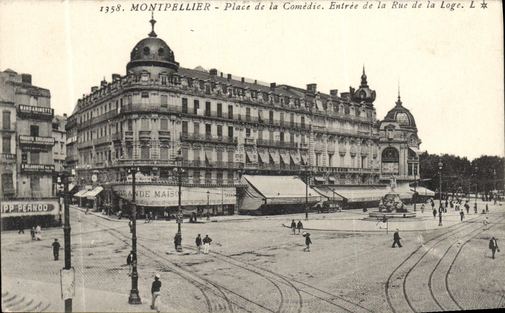 CPA Montpellier Place de la Comedie Entree de la Rue de la Loge 