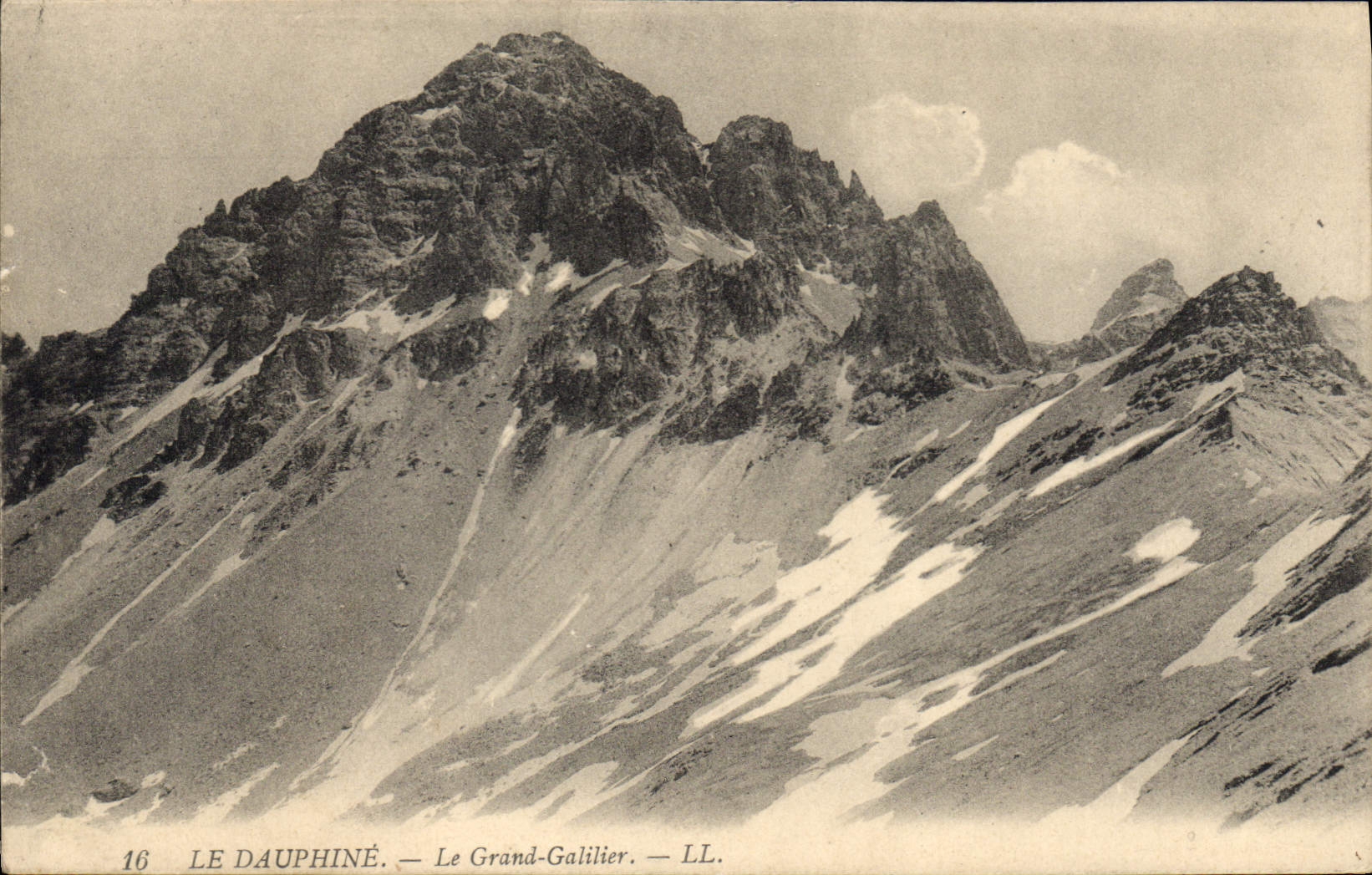 CPA Le Dauphine Le Grand Galilier 