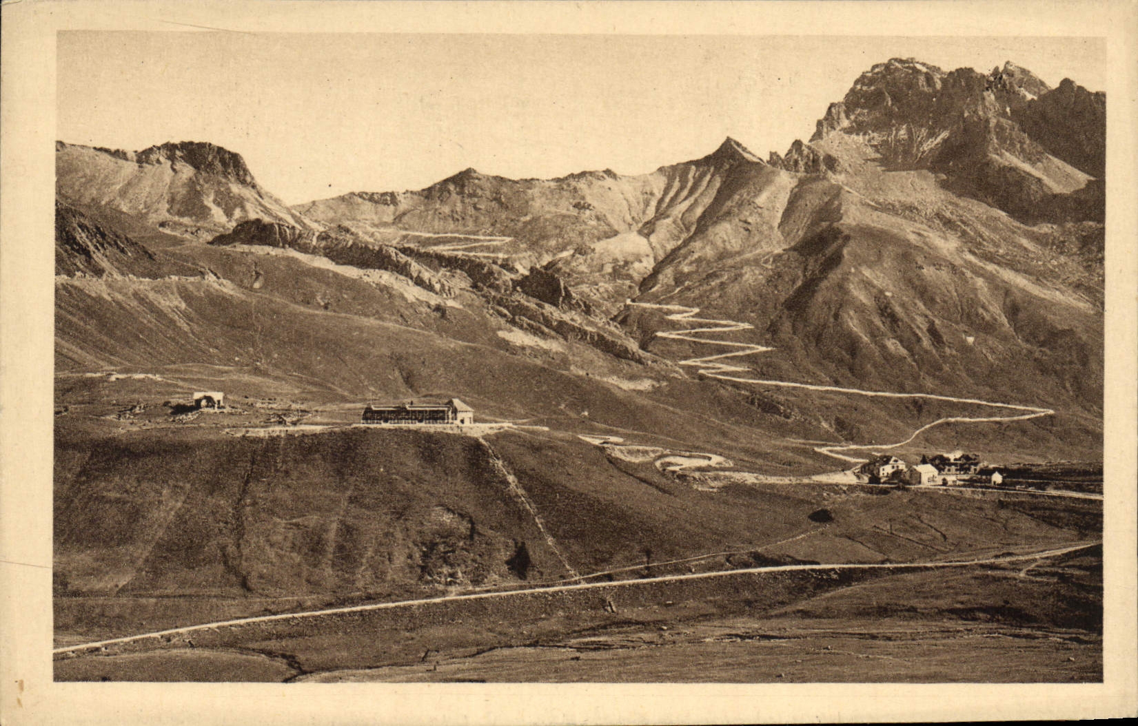 CPA Col du Lautaret Les lacets du Galibier et la Roche du Grand galibier