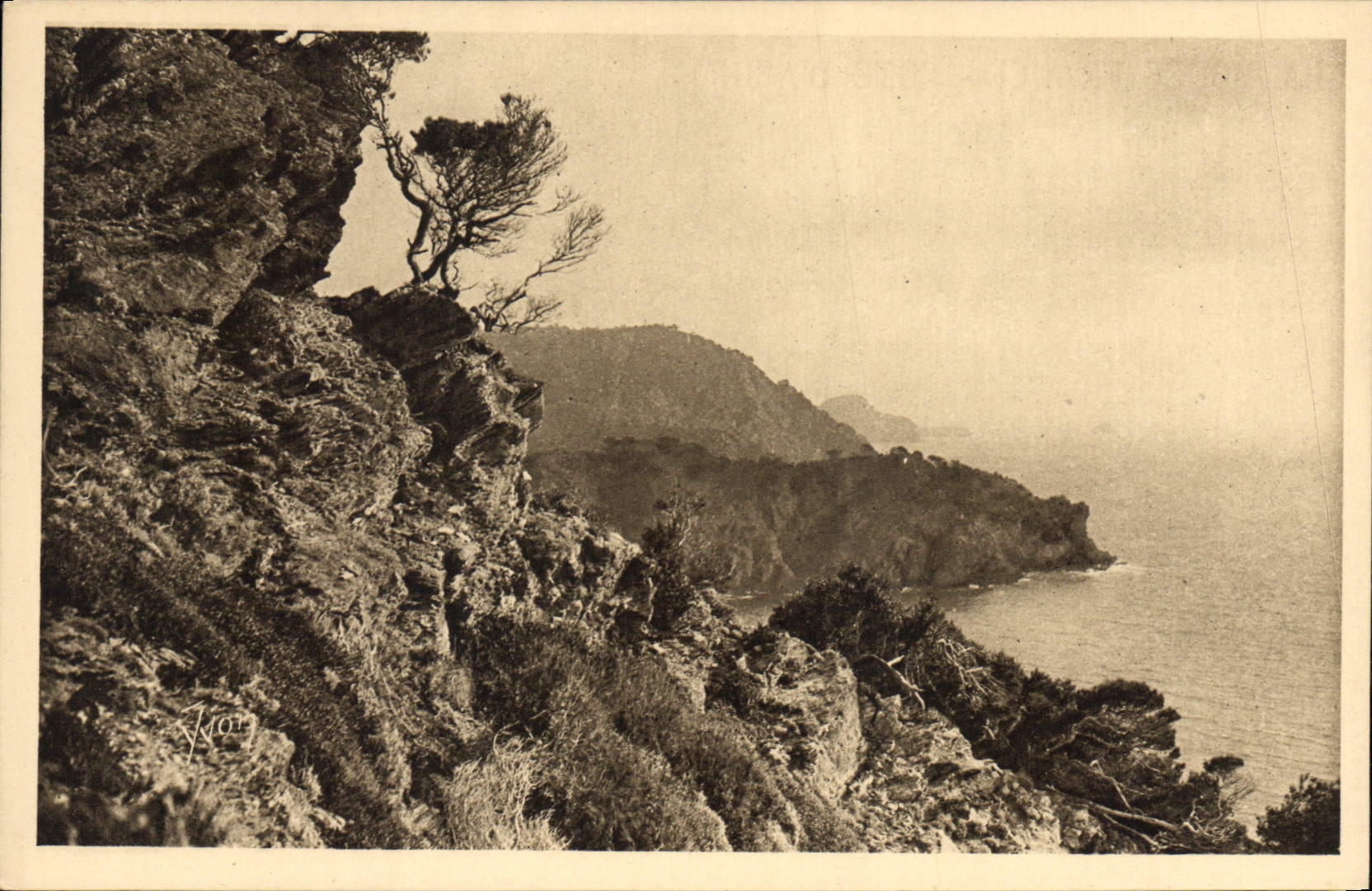 CPA La Douce France Cote d'Azur Les Iles d'Hyeres Var Porquerolles Vue sur la Pointe de l'Oustaou de