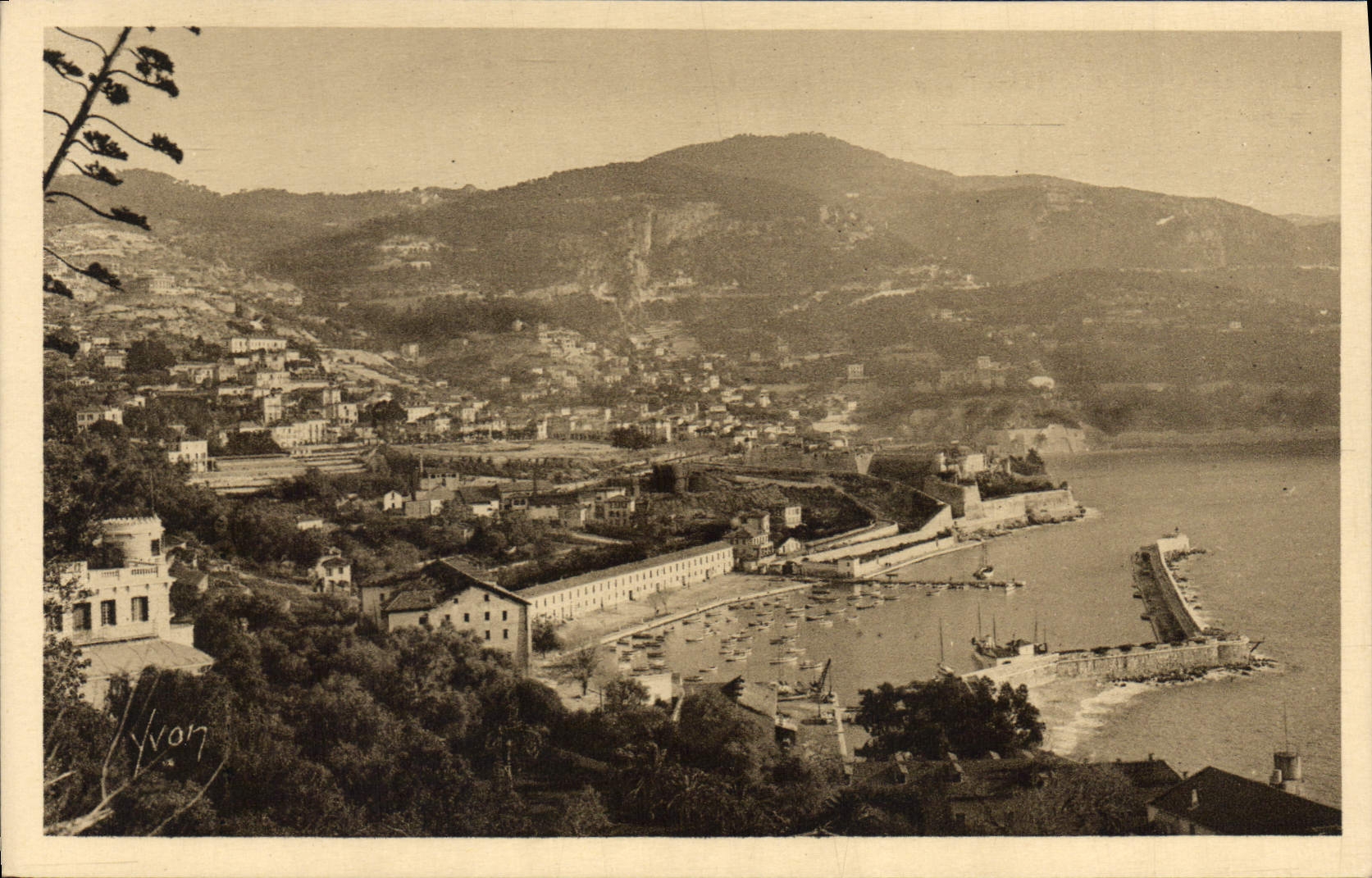 CPA La Douce France Cote d'Azur Villefranche